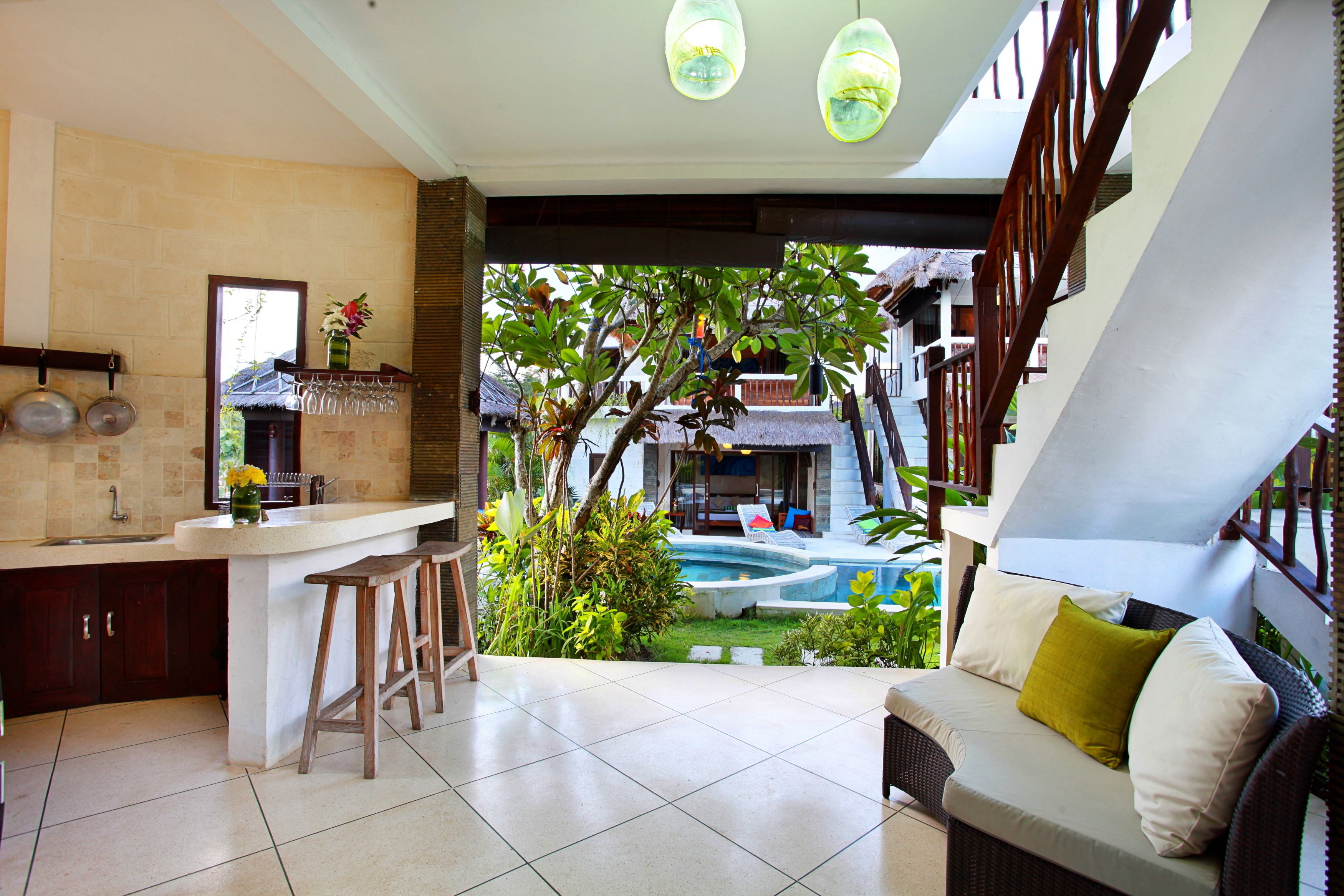 Hill Dance Bali American Hotel