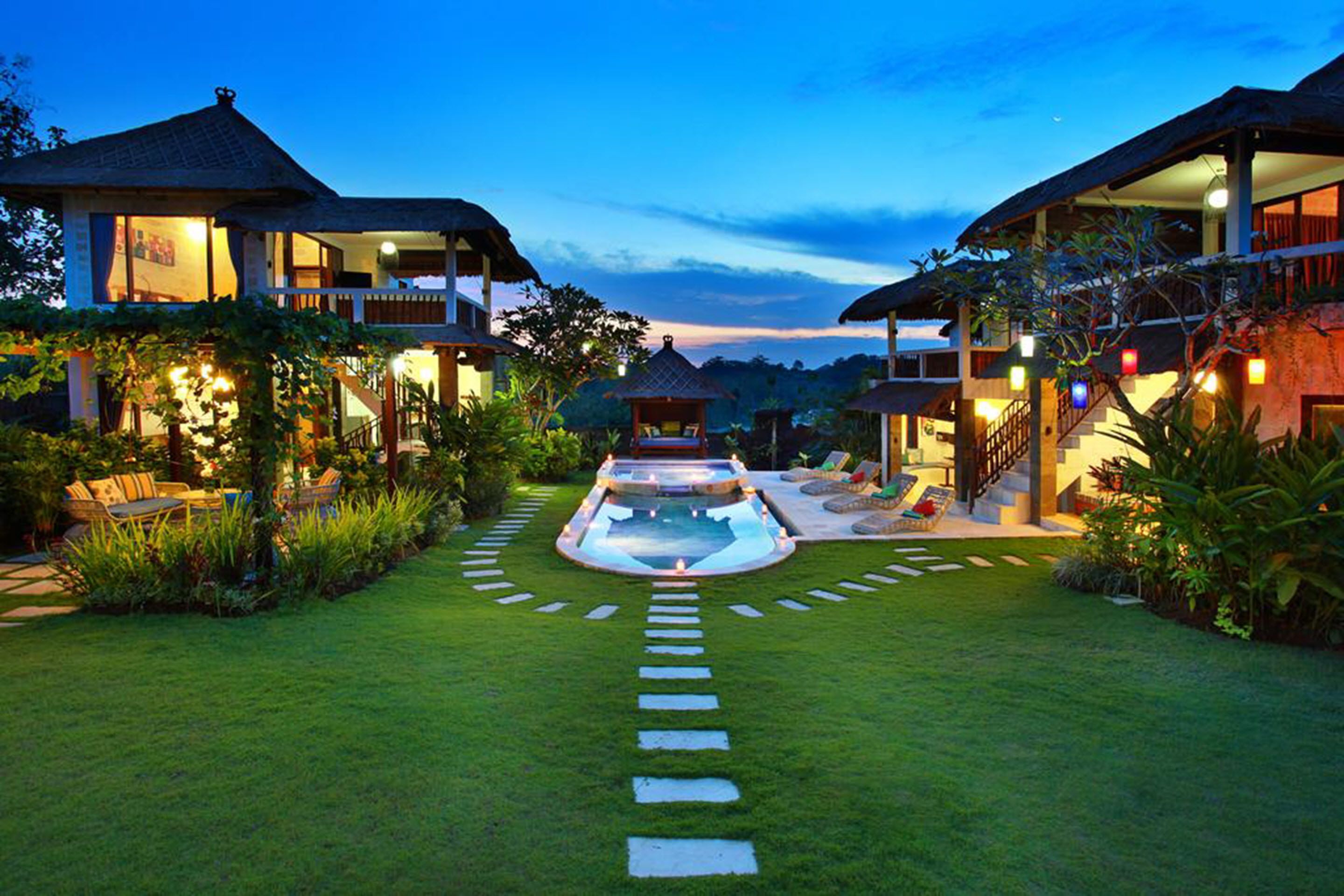 Hill Dance Bali American Hotel