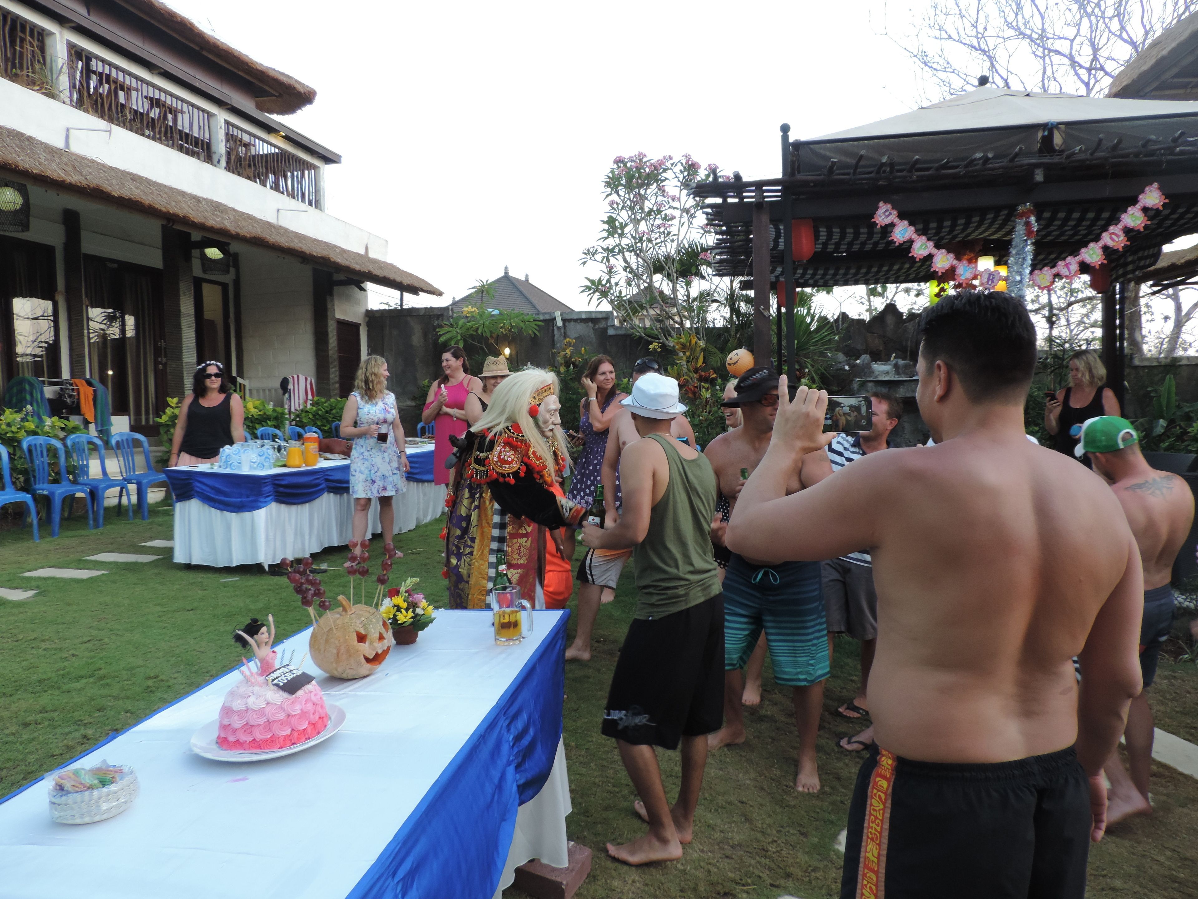 Hill Dance Bali American Hotel