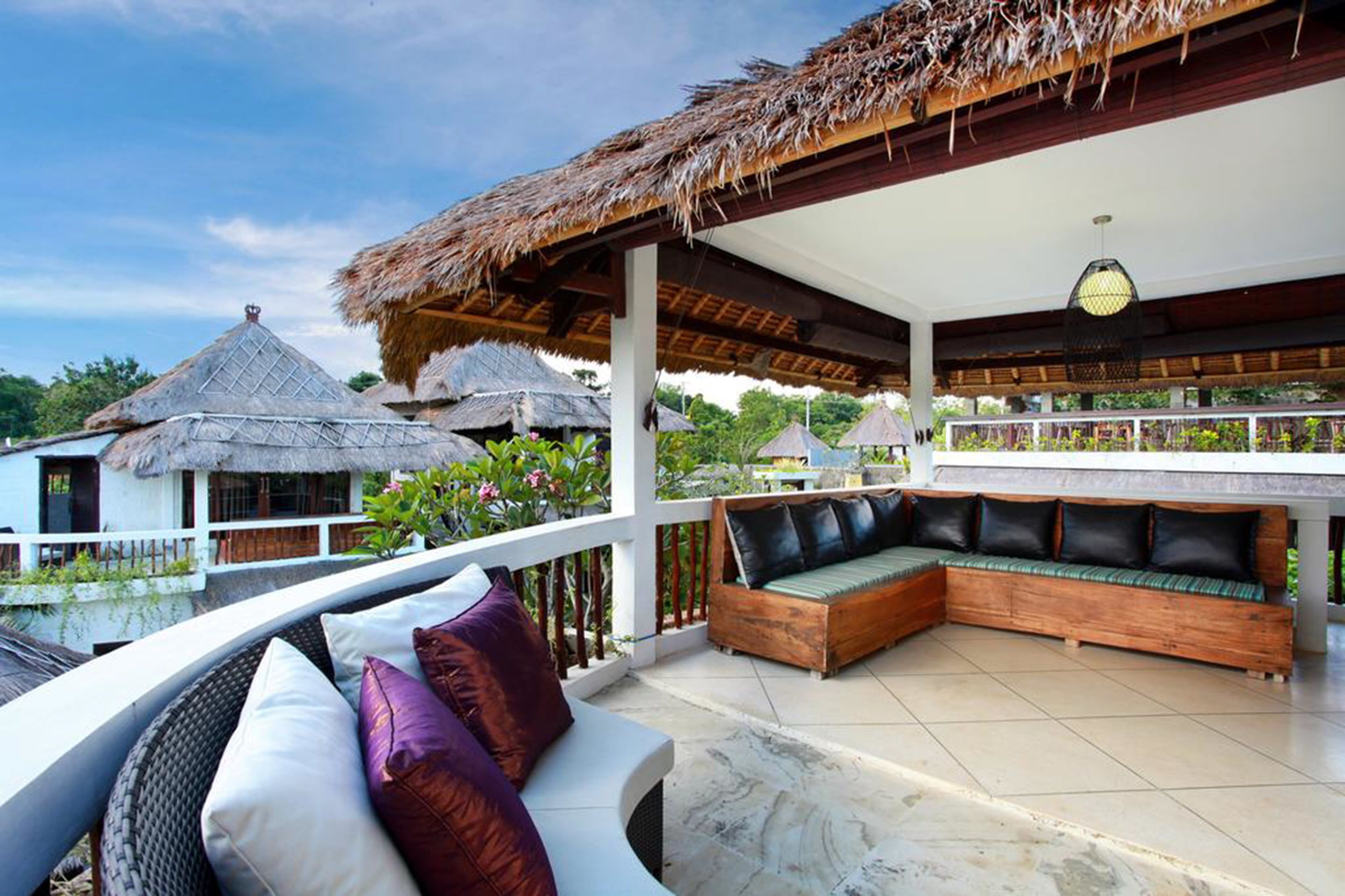 Hill Dance Bali American Hotel