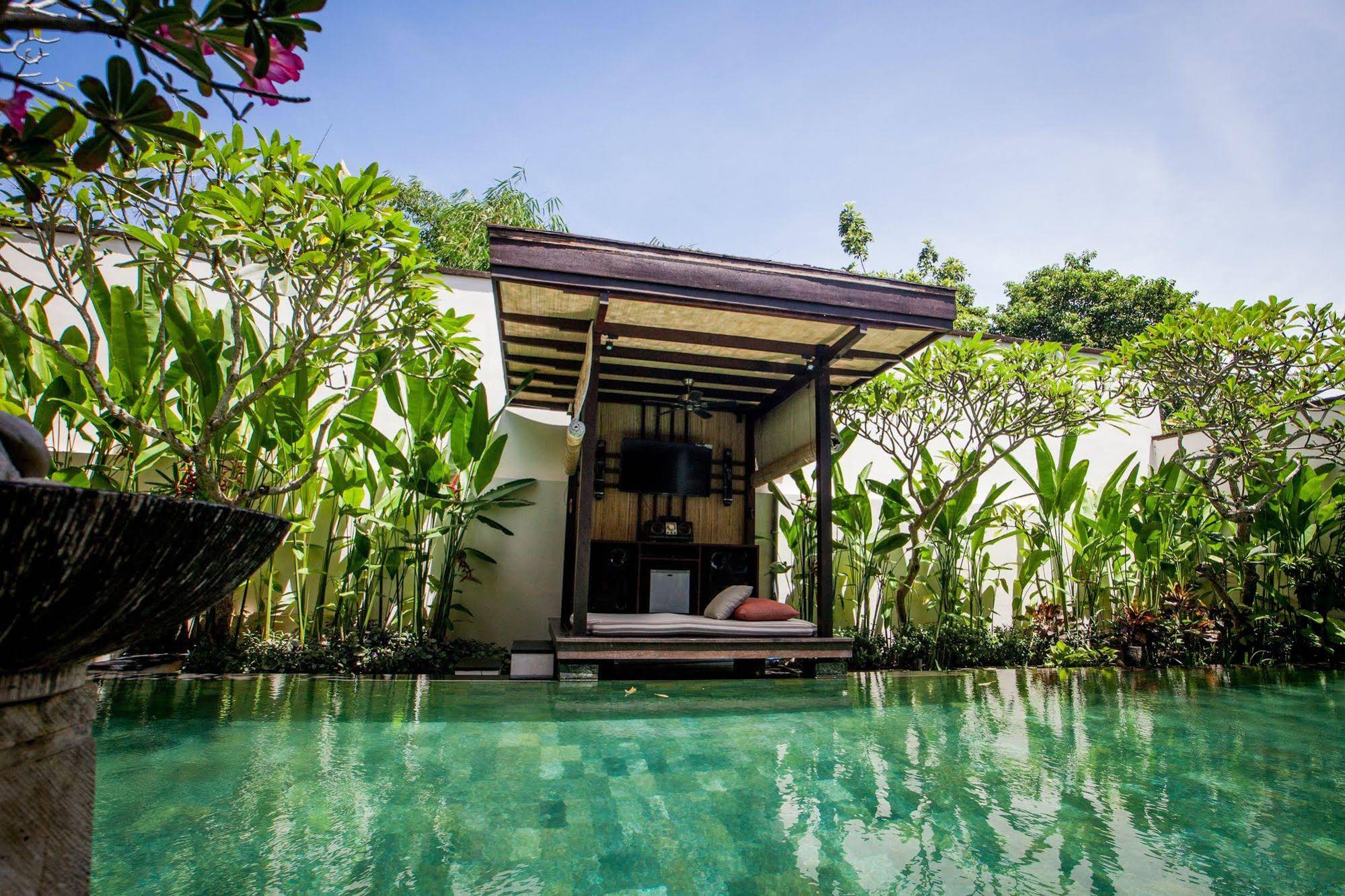 Jimbaran Beach Fullmoon Villa