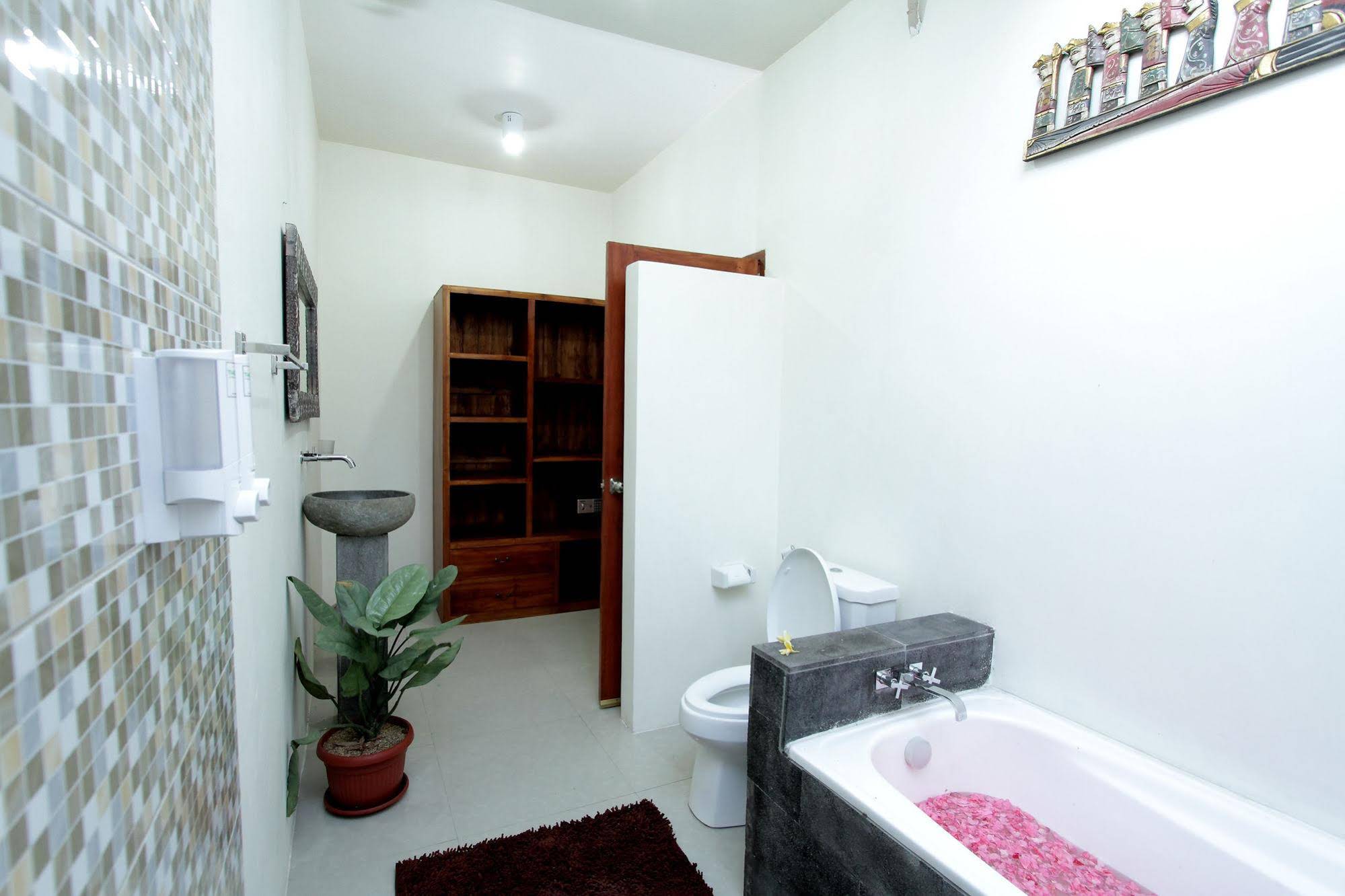 Maha Residence Guest House
