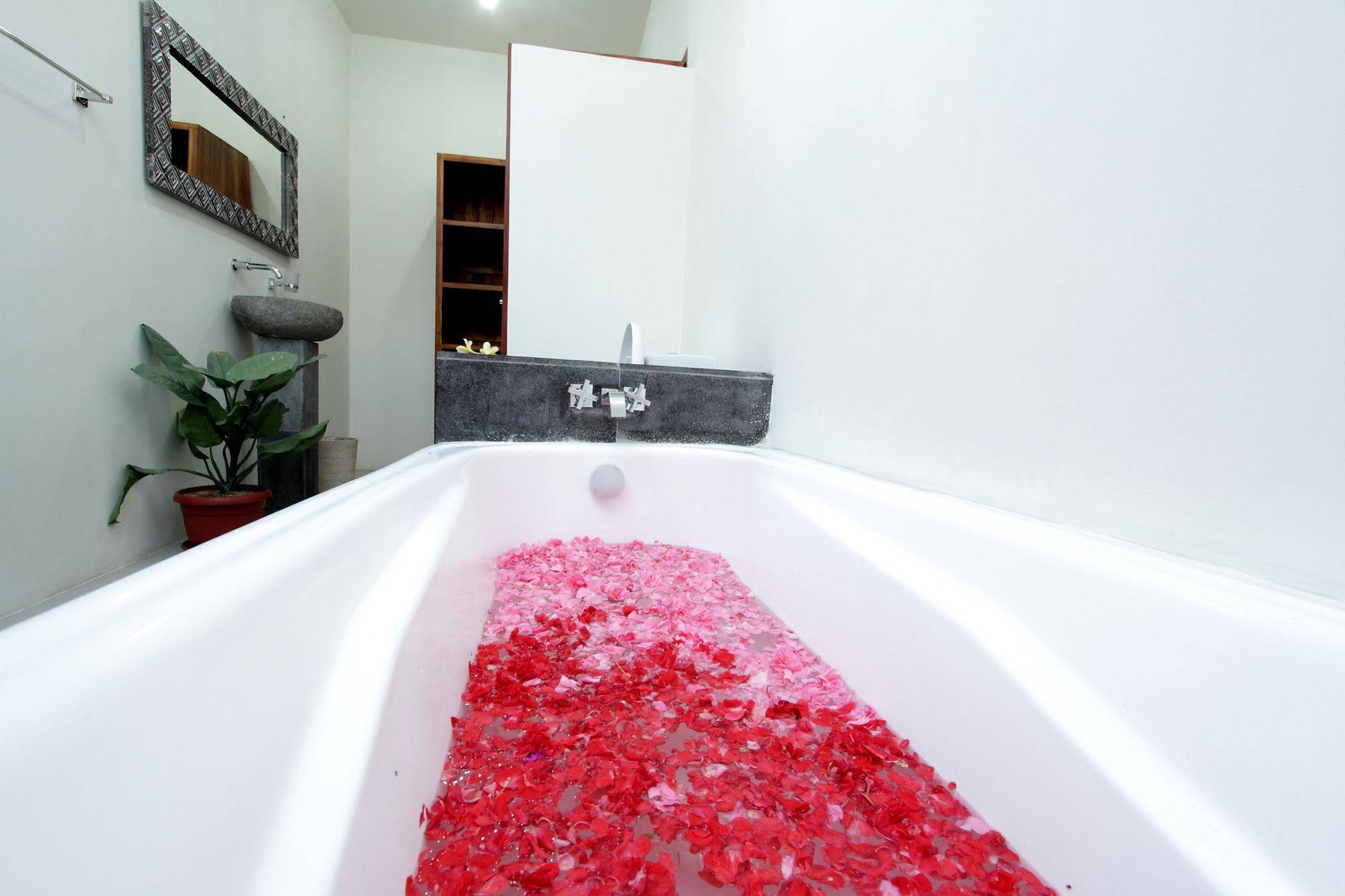Maha Residence Guest House