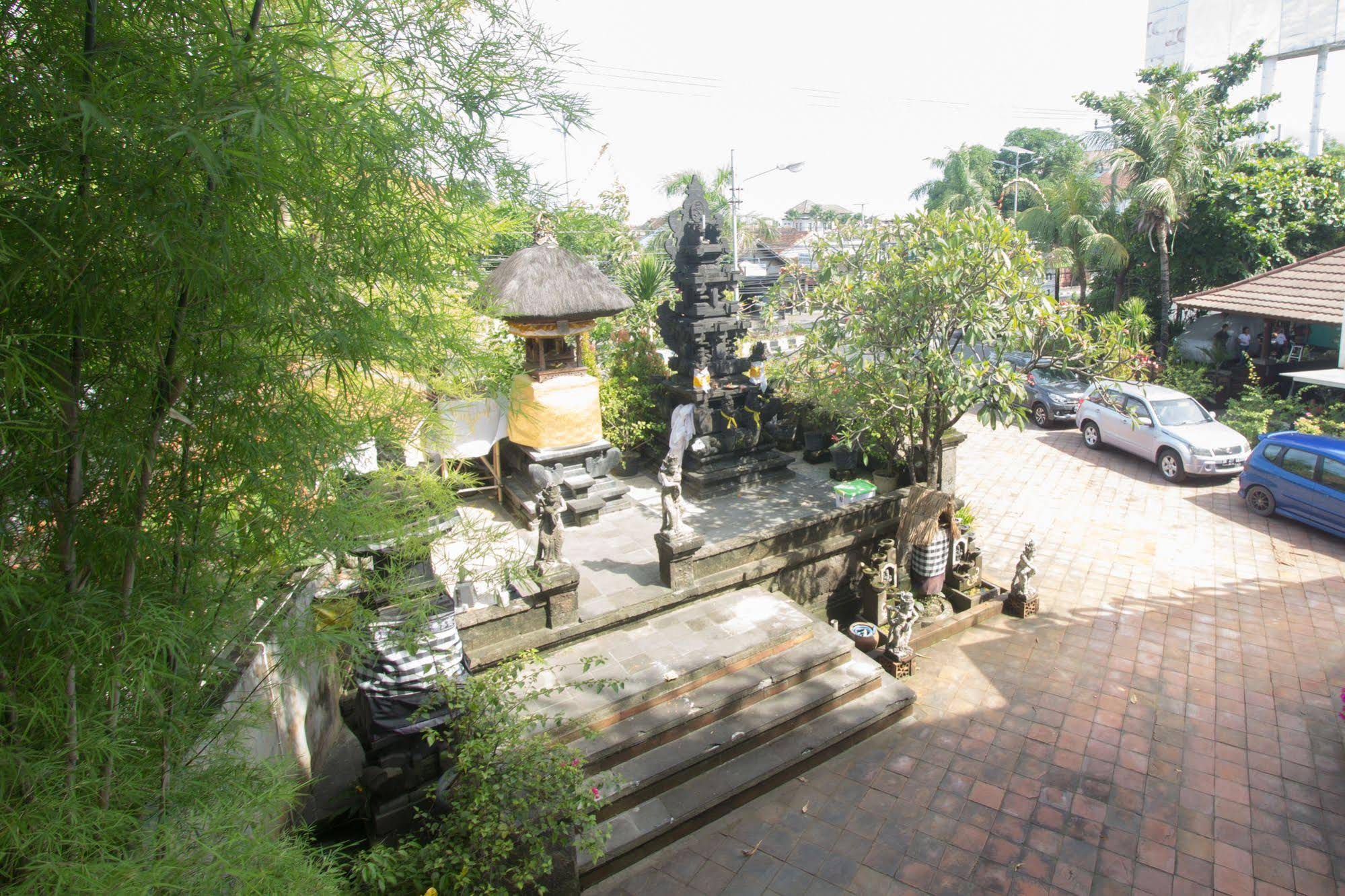 Maxi Hotel Kedonganan