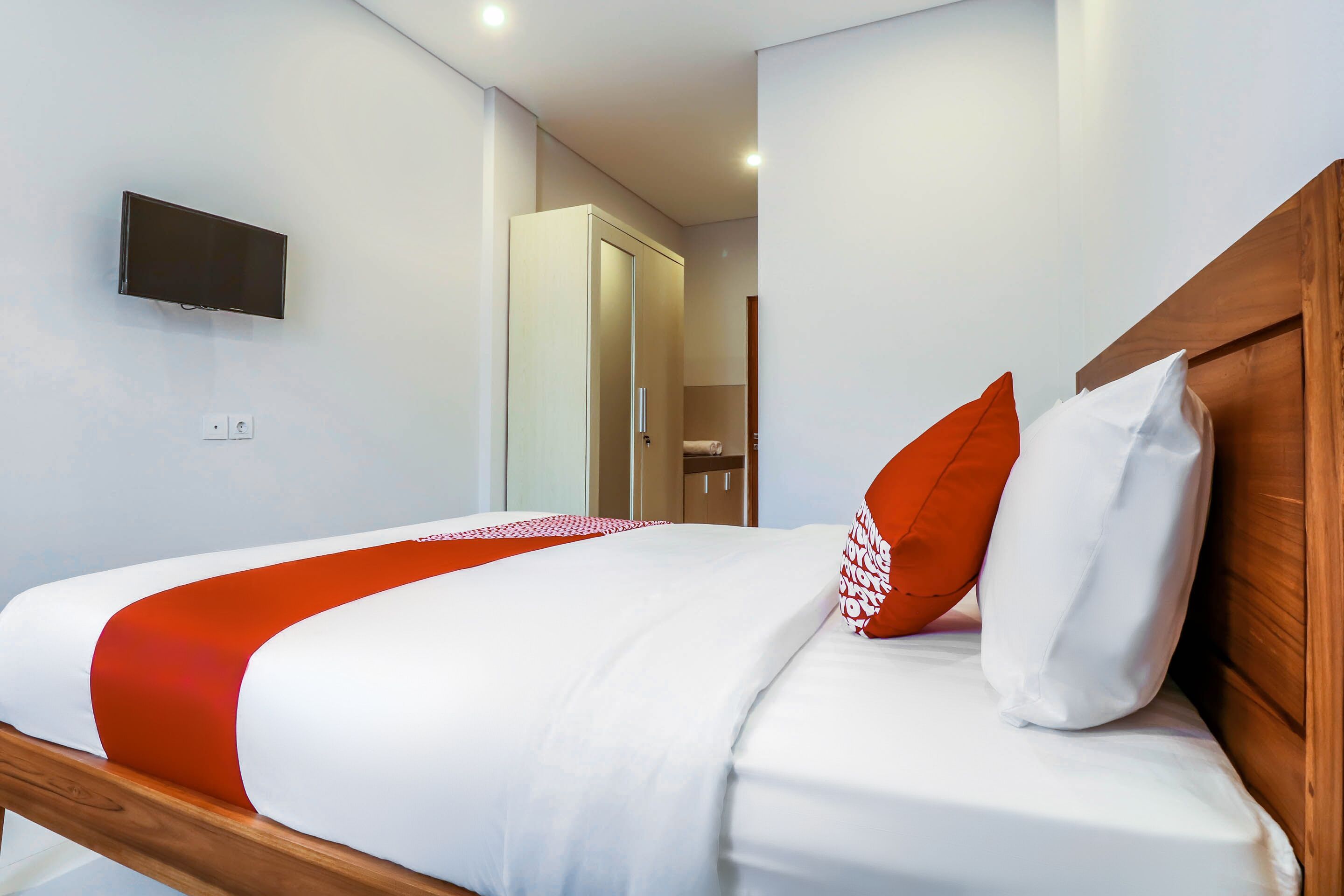 OYO 1200 Kencana Residence