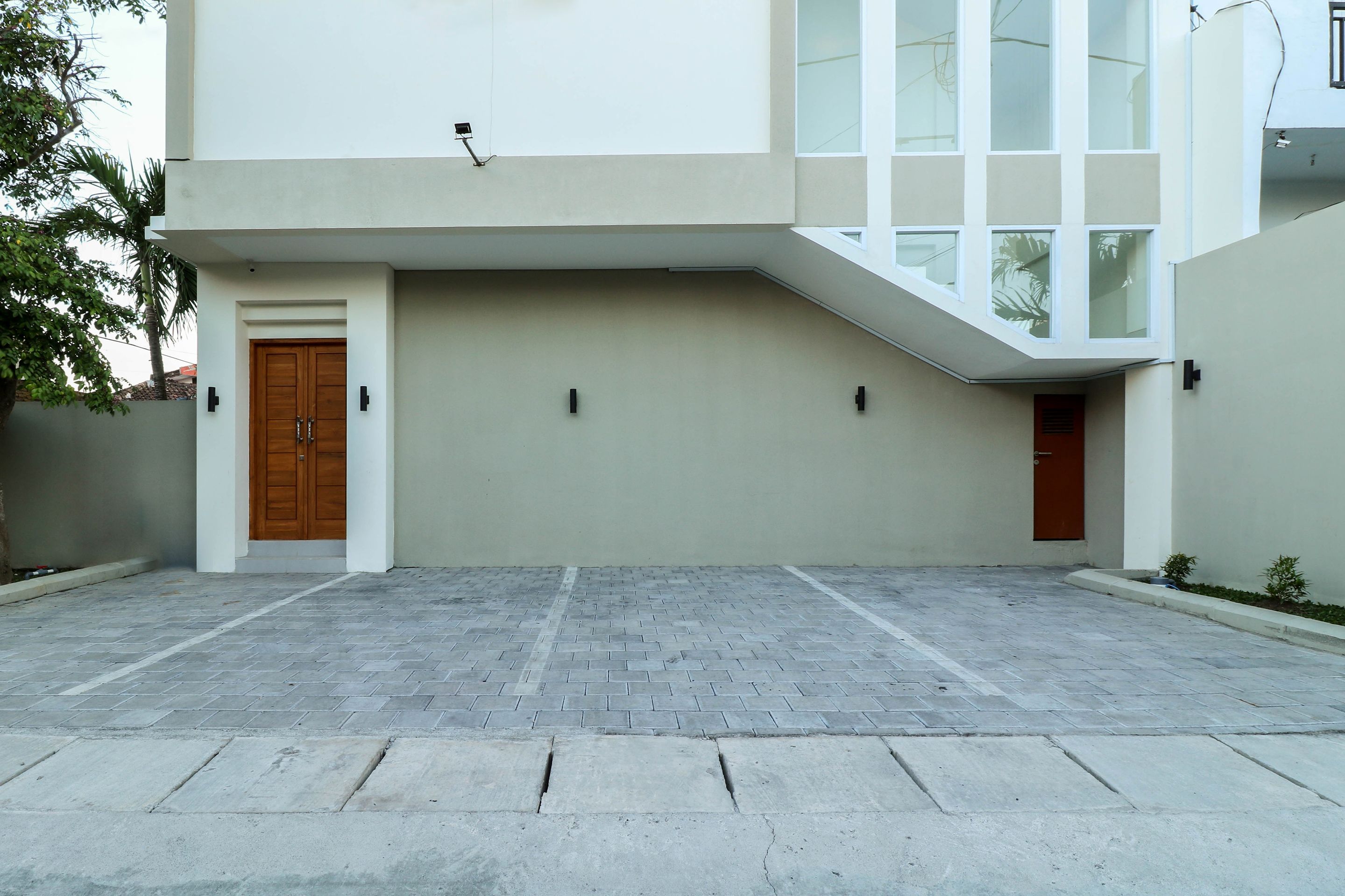 OYO 1200 Kencana Residence
