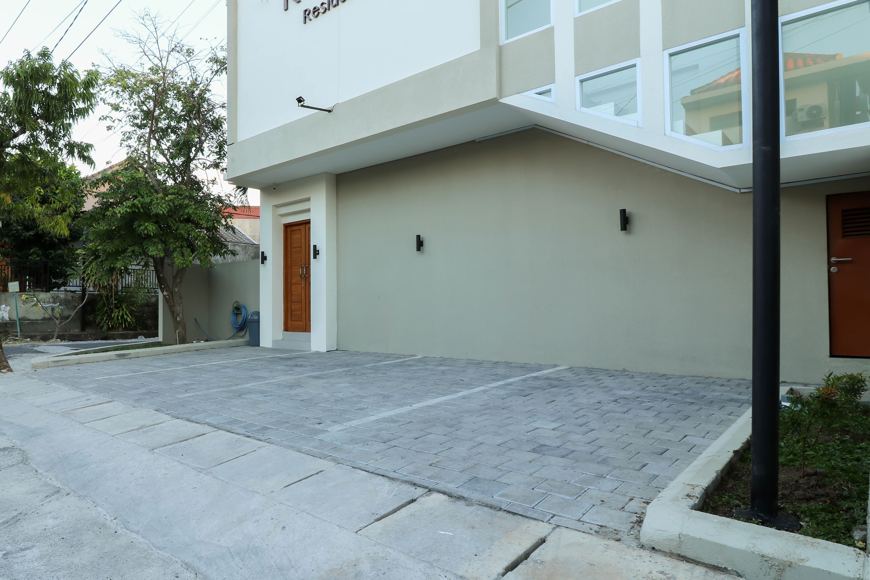 OYO 1200 Kencana Residence