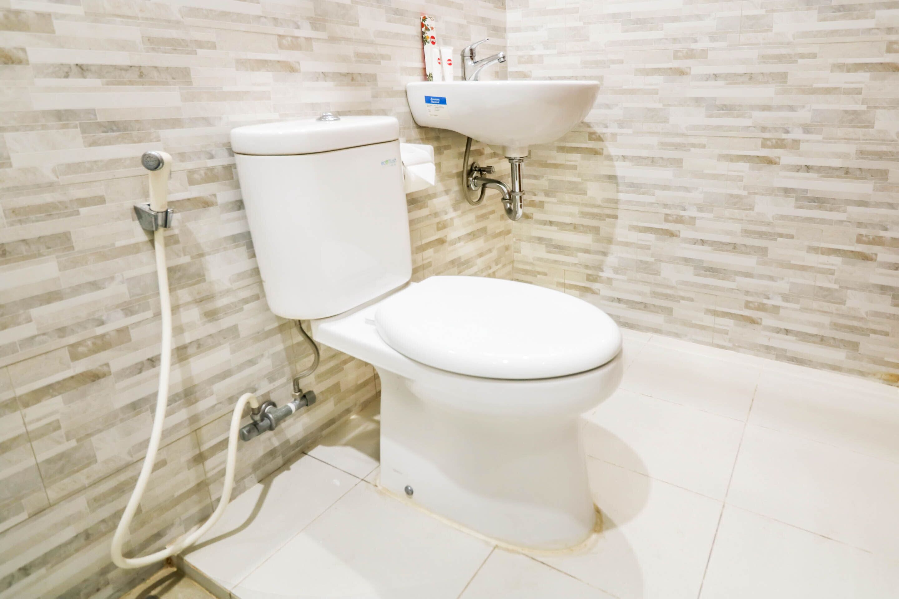 OYO 1200 Kencana Residence