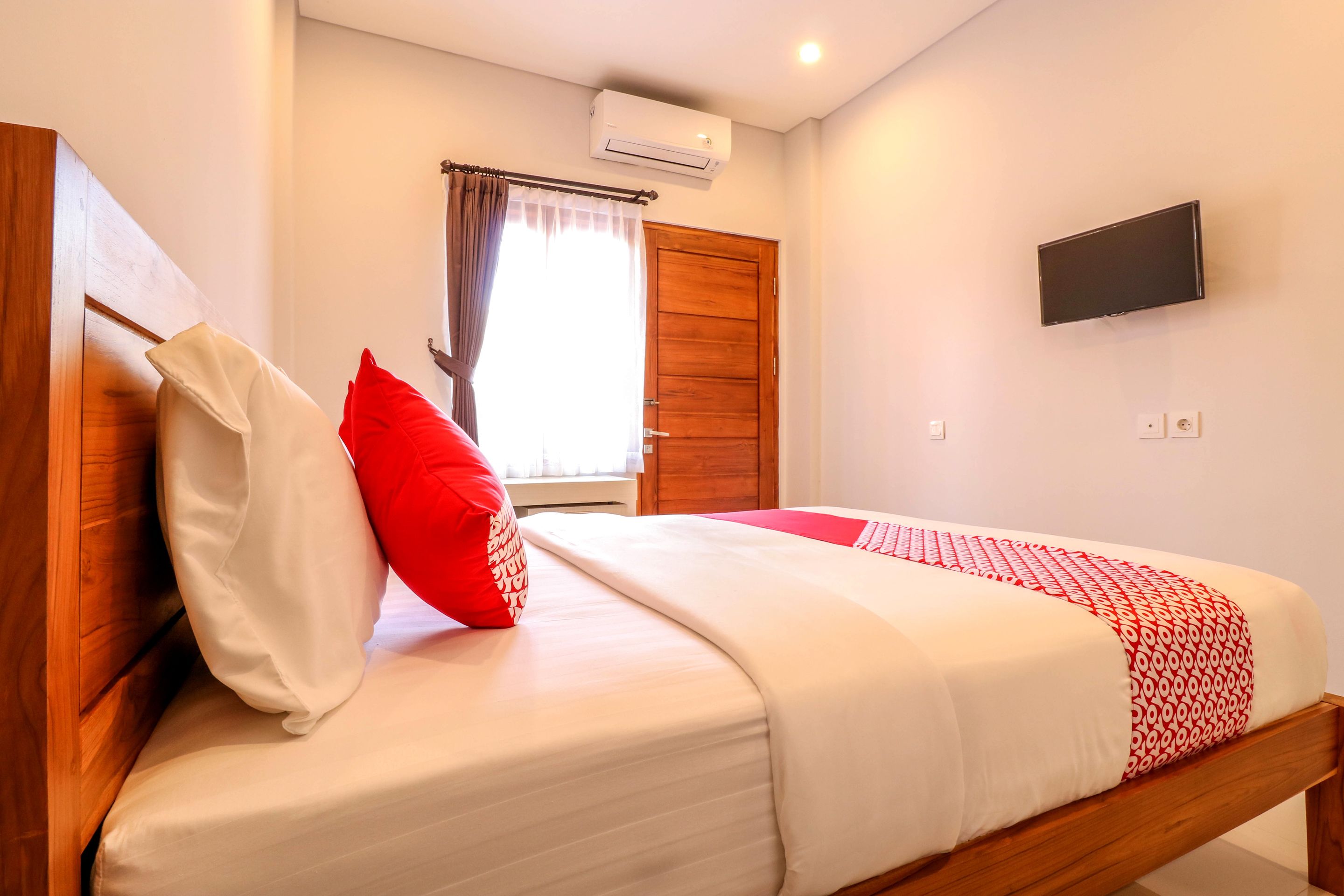 OYO 1200 Kencana Residence