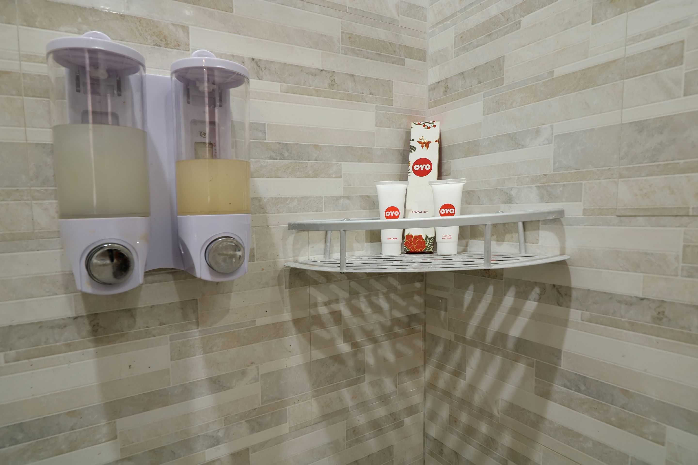 OYO 1200 Kencana Residence