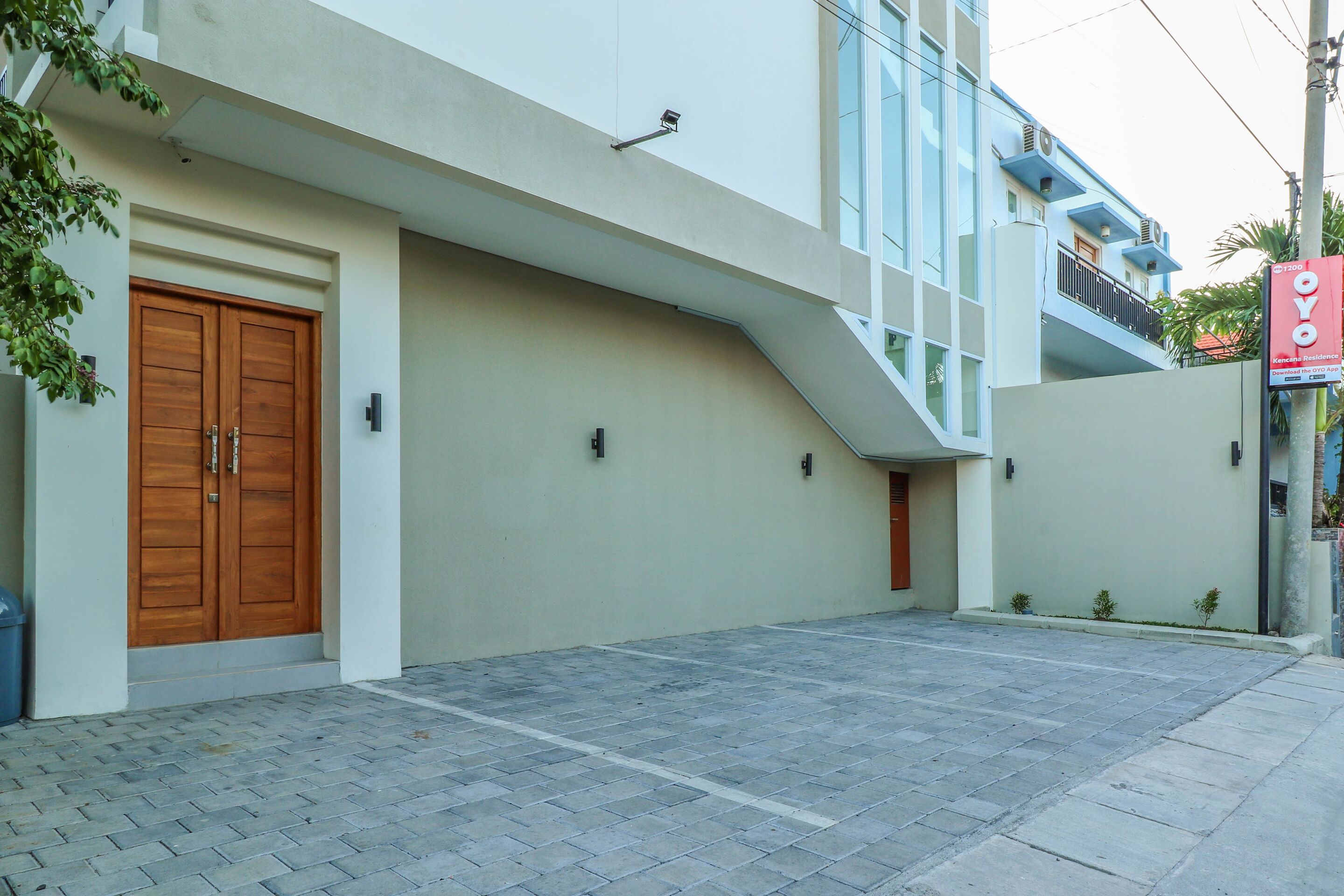 OYO 1200 Kencana Residence