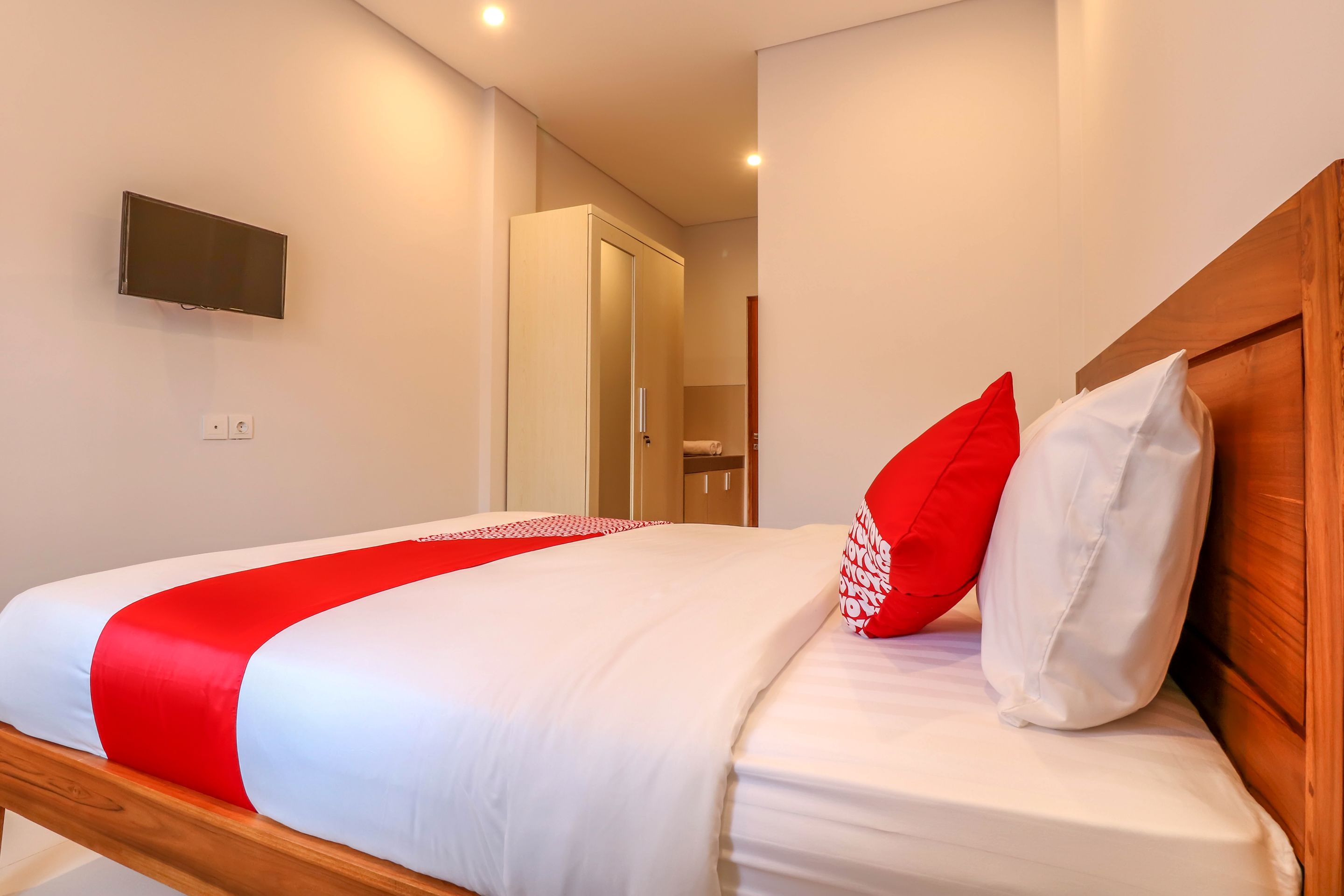 OYO 1200 Kencana Residence