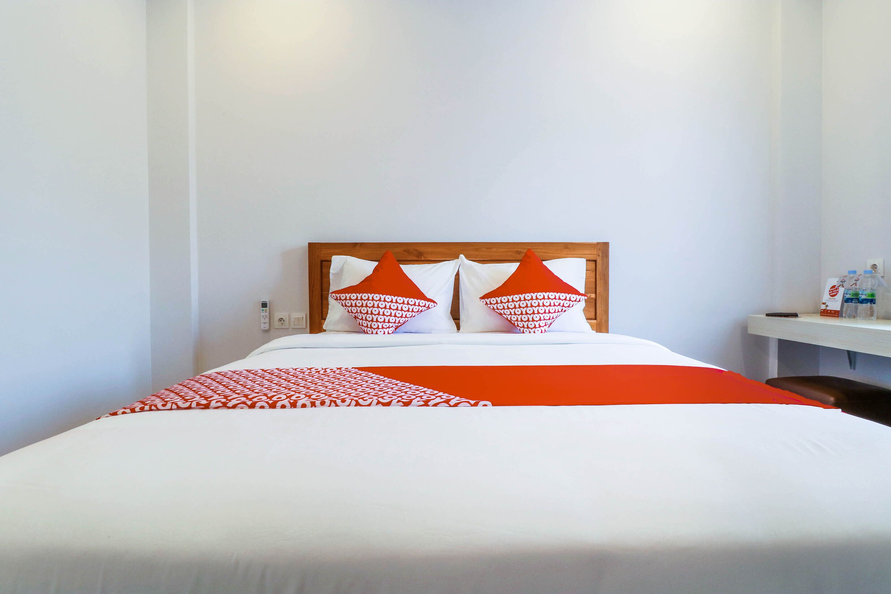 OYO 1200 Kencana Residence