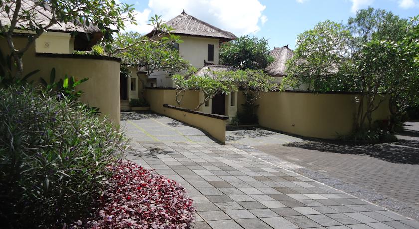 Pat-Mase Villas