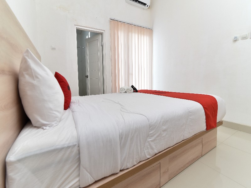 RedDoorz Near Udayana University Jimbaran