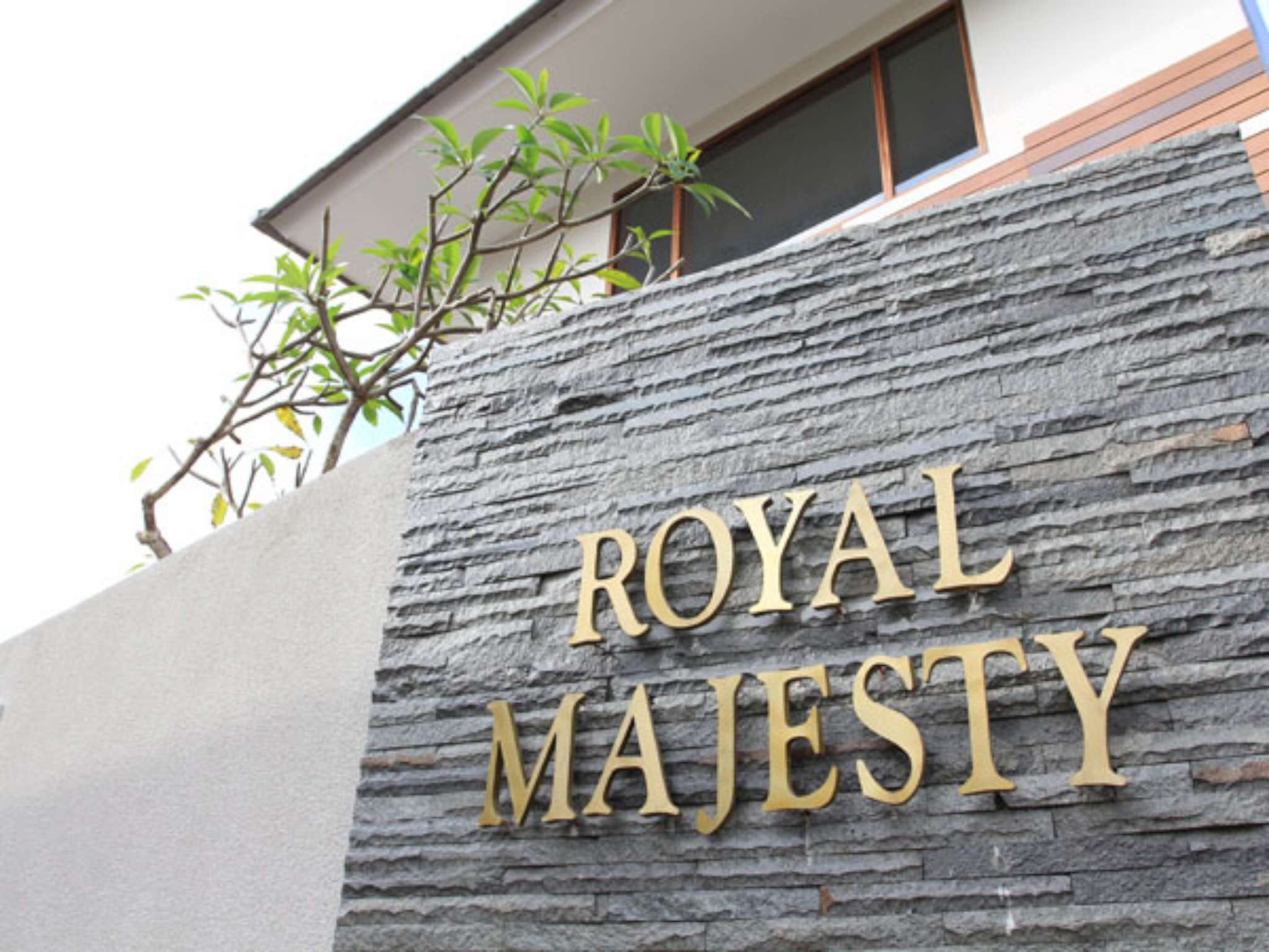 Royal Majesty Villas