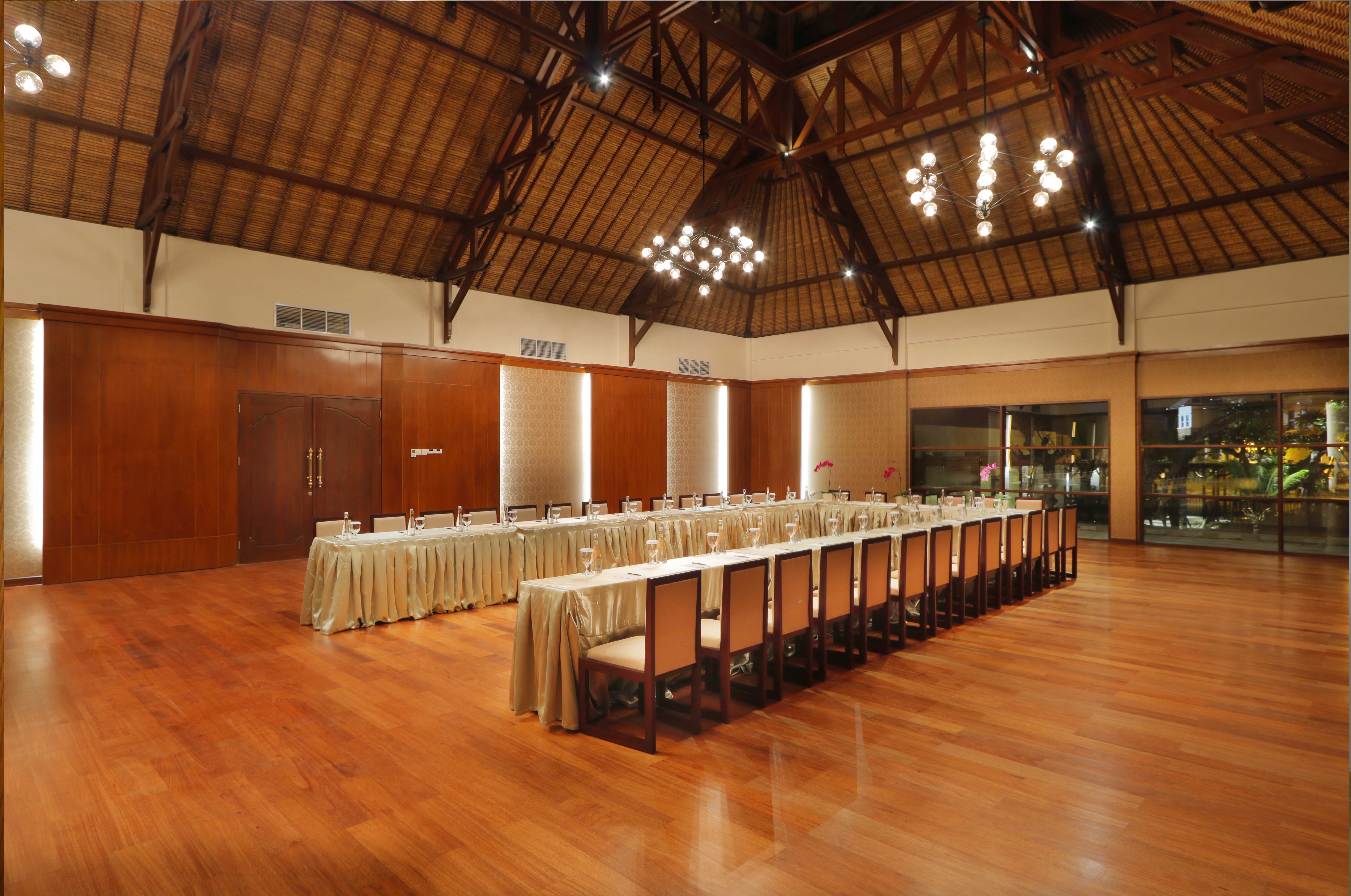 Royal Tulip Springhill Resort Jimbaran