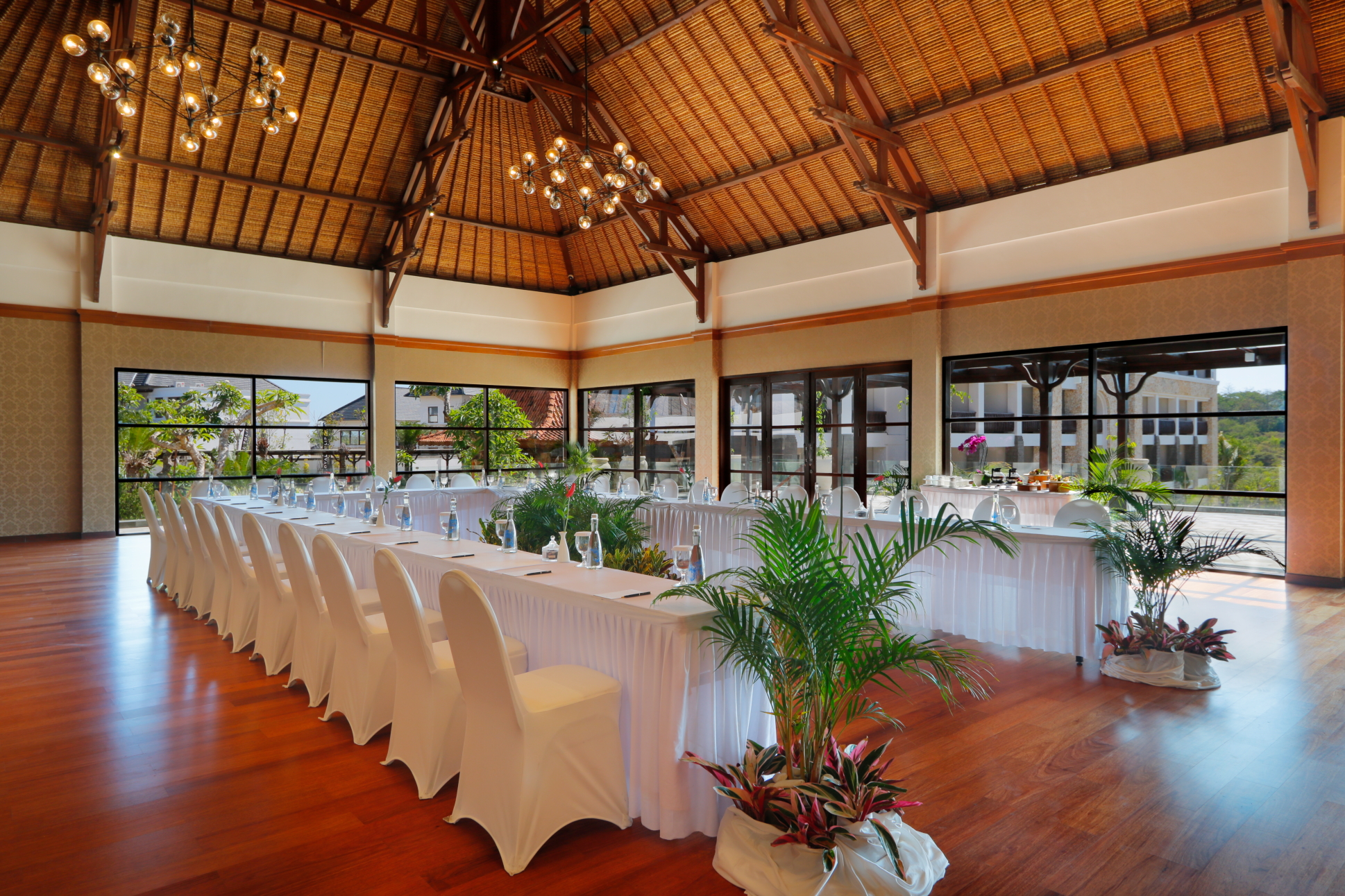 Royal Tulip Springhill Resort Jimbaran