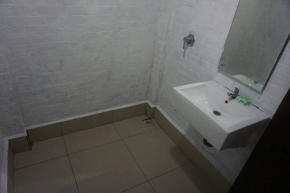 Capital O 2533 Shita Bali Hotel