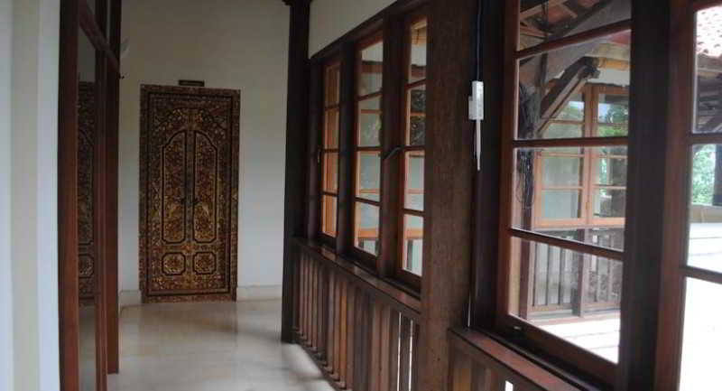 Taman Suci Villa