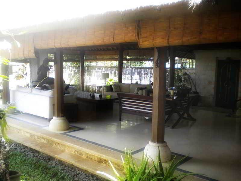 Taman Suci Villa