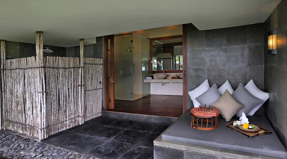The Longhouse