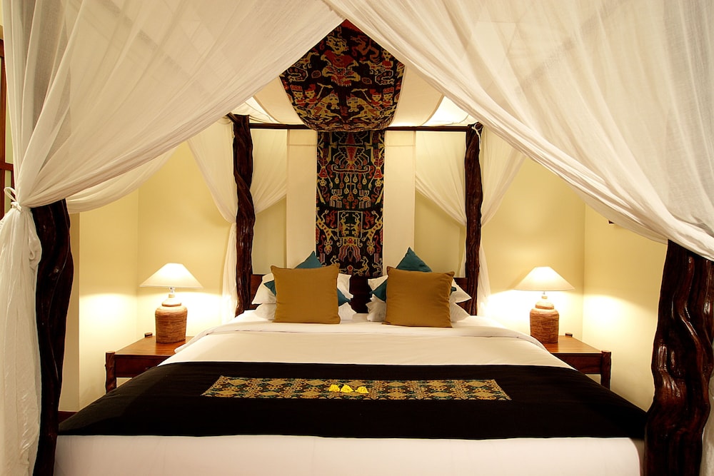 The Longhouse