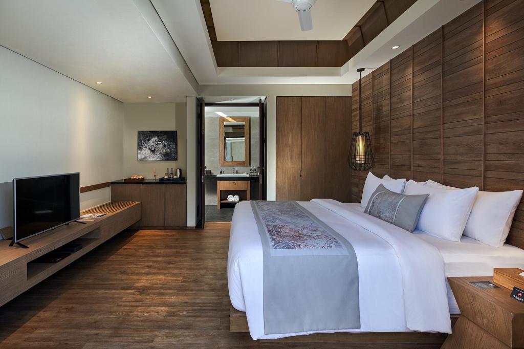 Cross Bali Breakers Resort