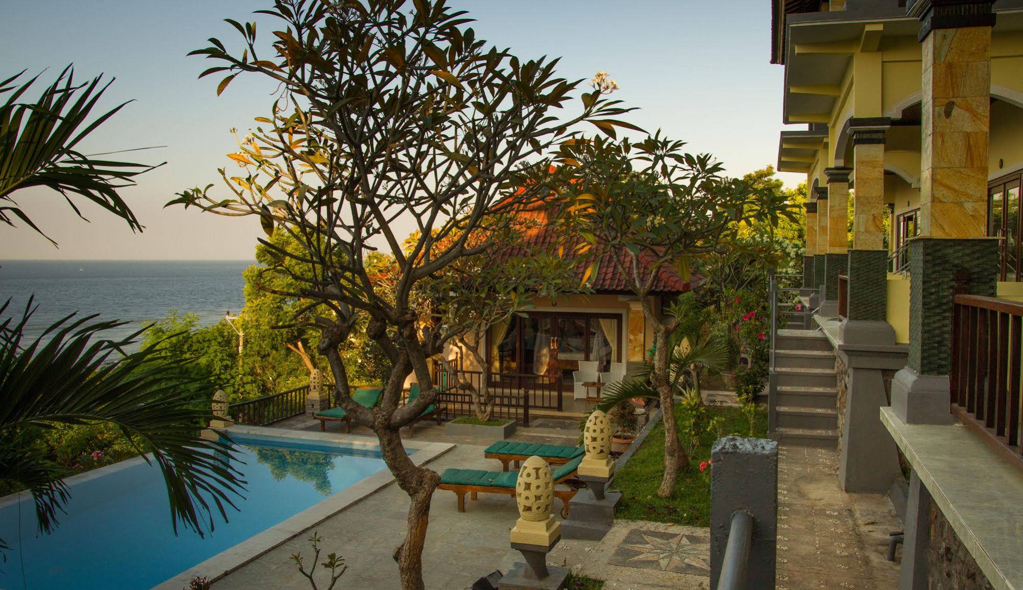 Beten Waru Bungalows & Restaurant