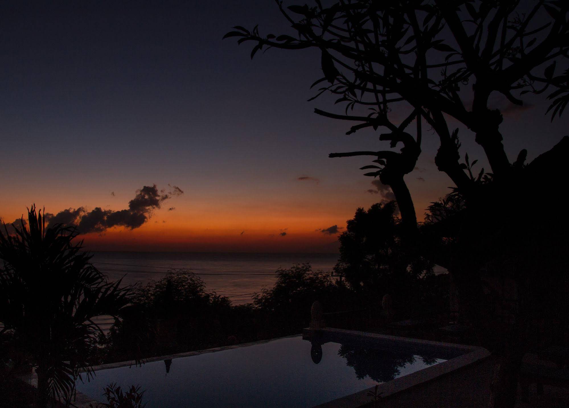 Beten Waru Bungalows & Restaurant