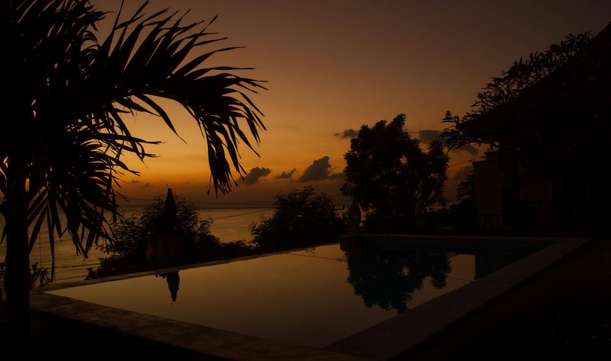 Beten Waru Bungalows & Restaurant