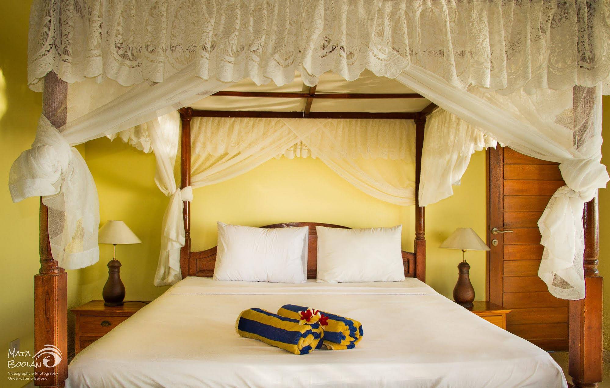 Beten Waru Bungalows & Restaurant