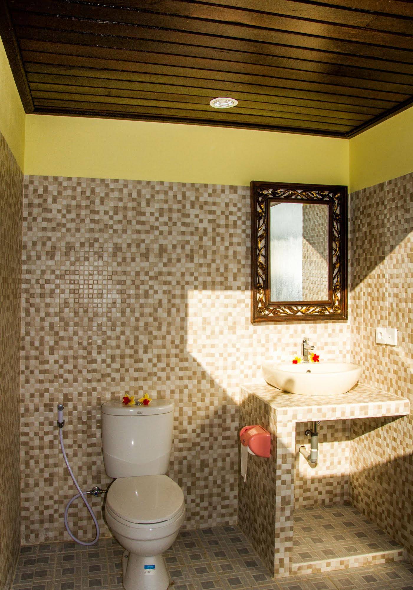 Beten Waru Bungalows & Restaurant