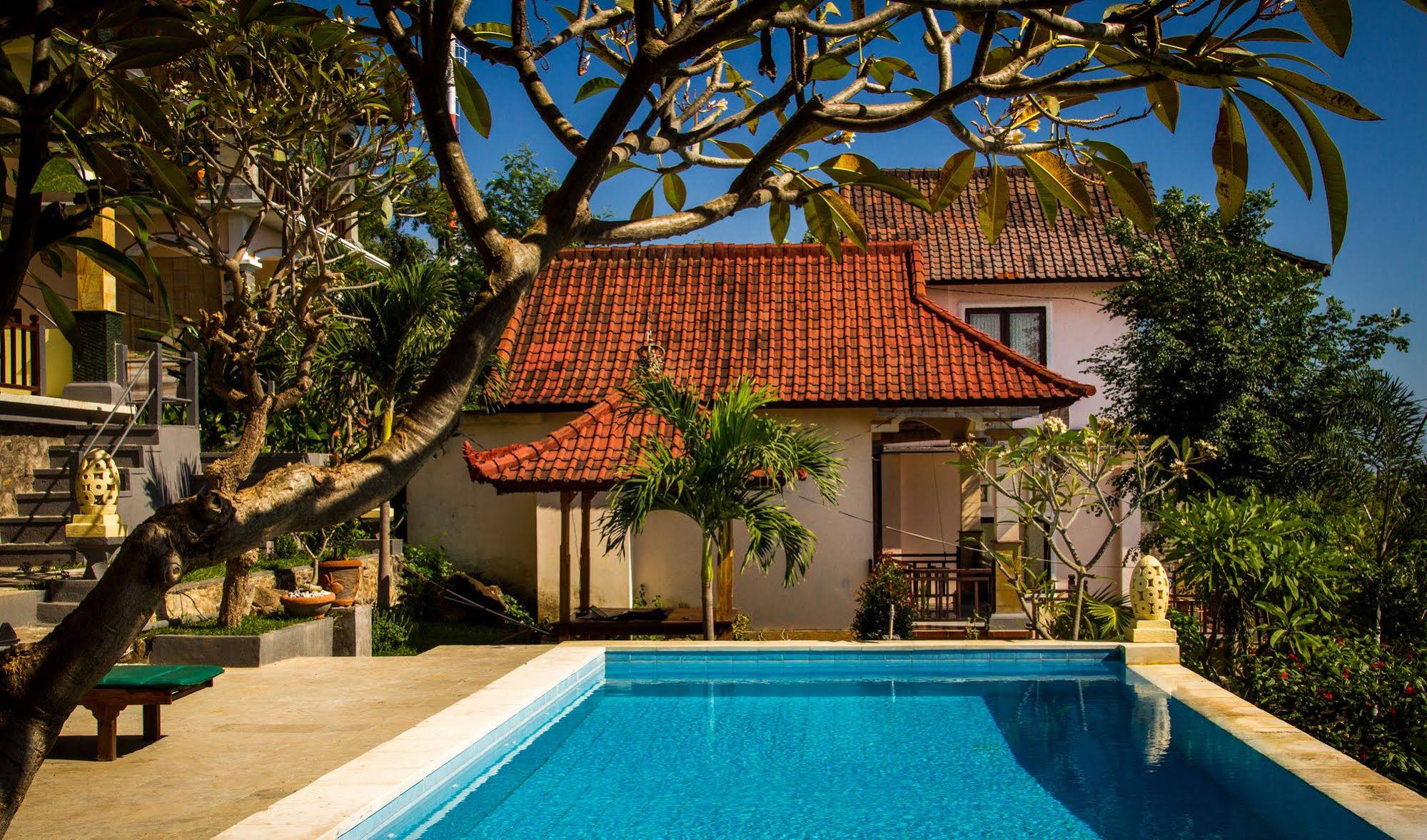 Beten Waru Bungalows & Restaurant