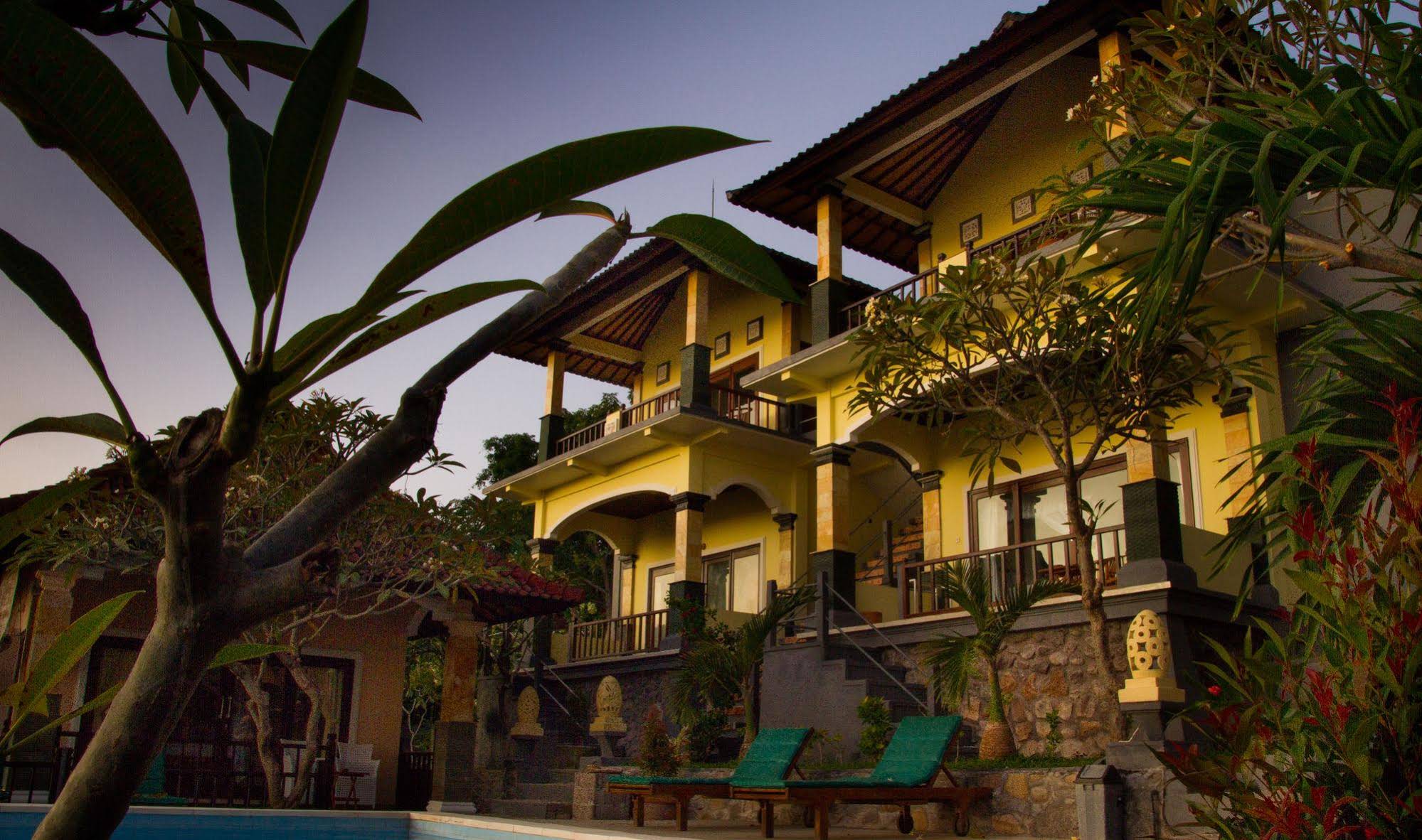 Beten Waru Bungalows & Restaurant