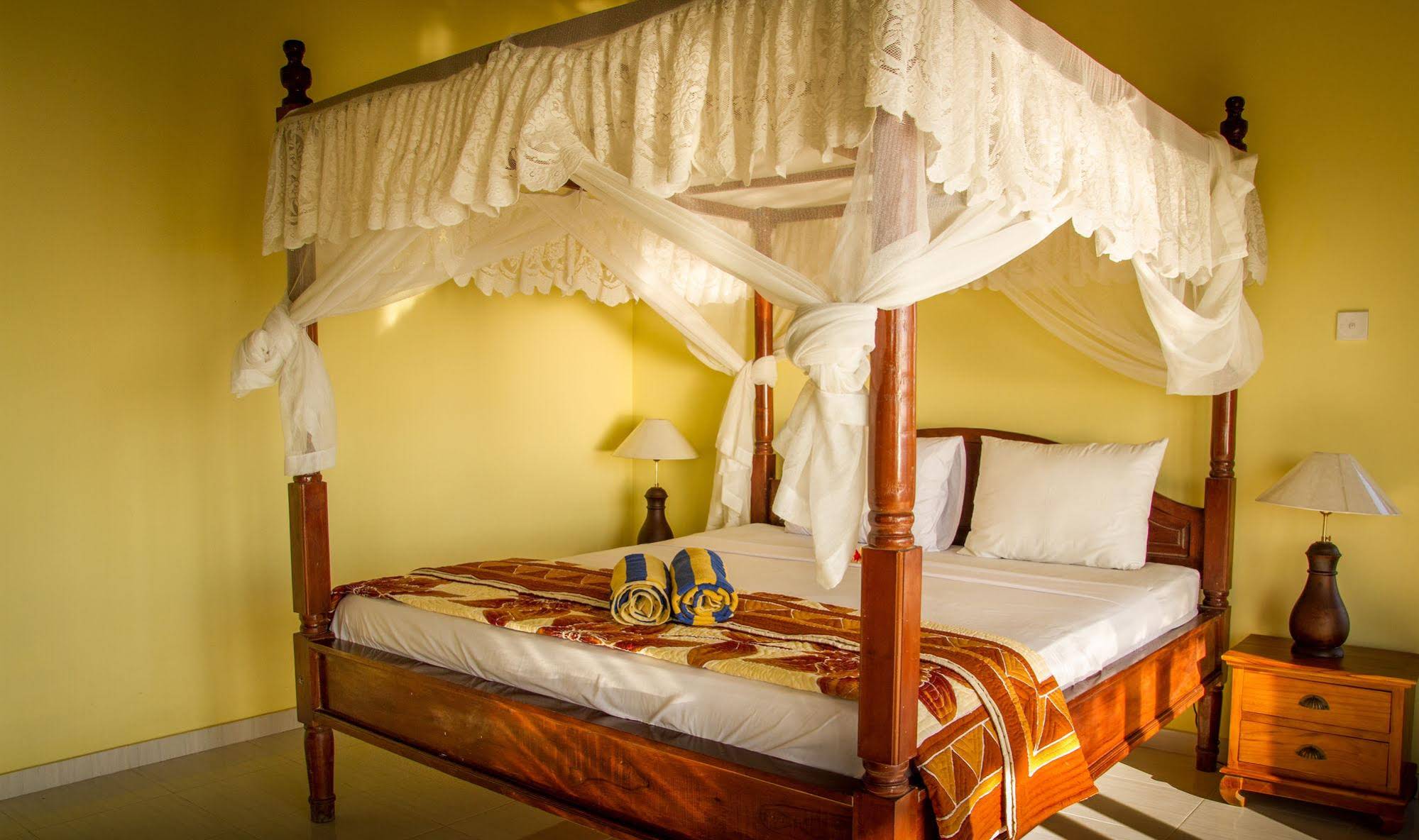 Beten Waru Bungalows & Restaurant
