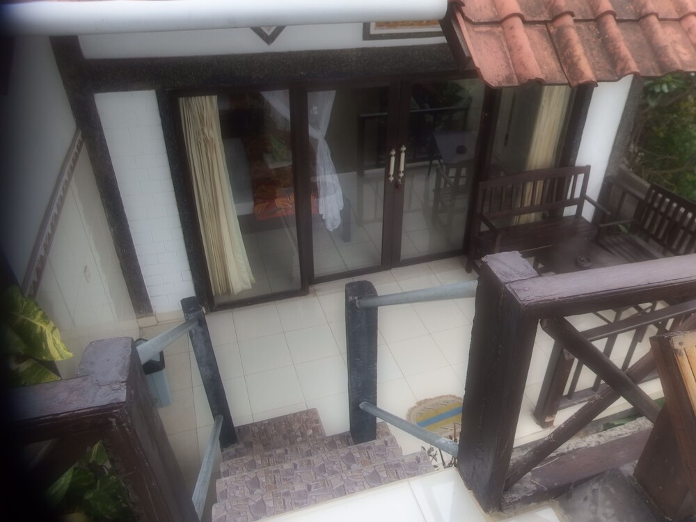 Bukit Indah Home Stay