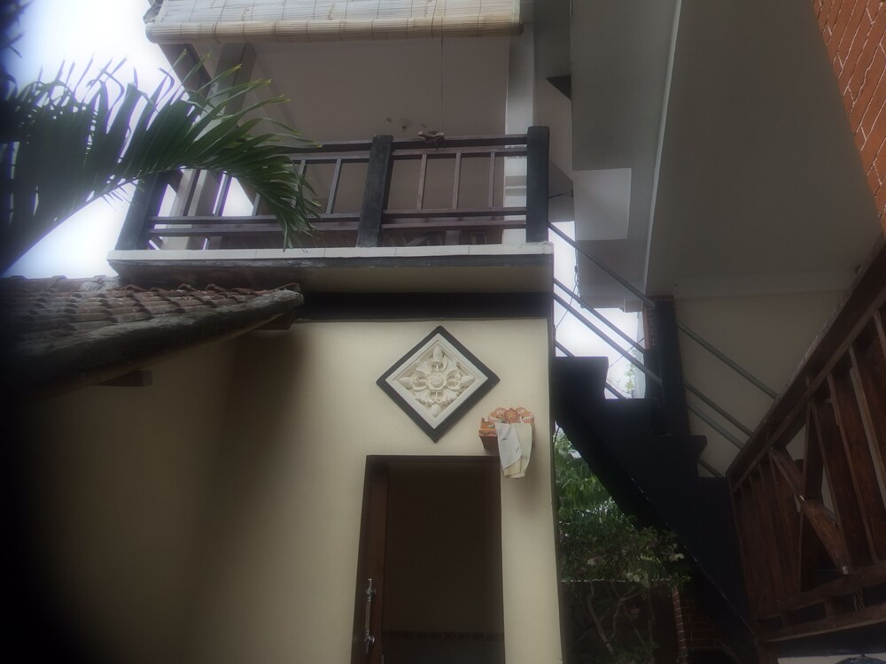 Bukit Indah Home Stay