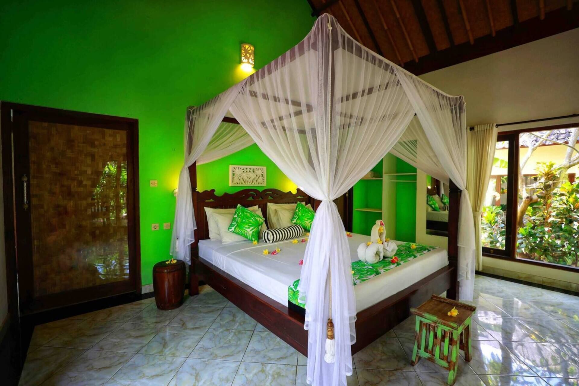 Kirana Homestay - Leaf Bungalow