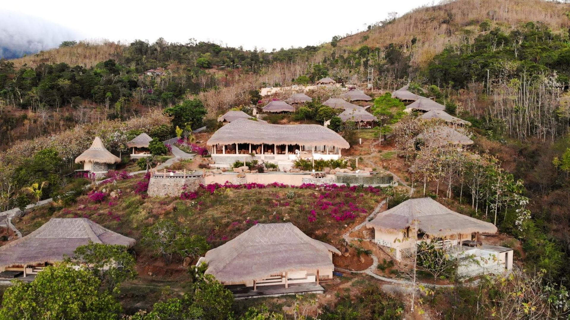 Mathis Lodge