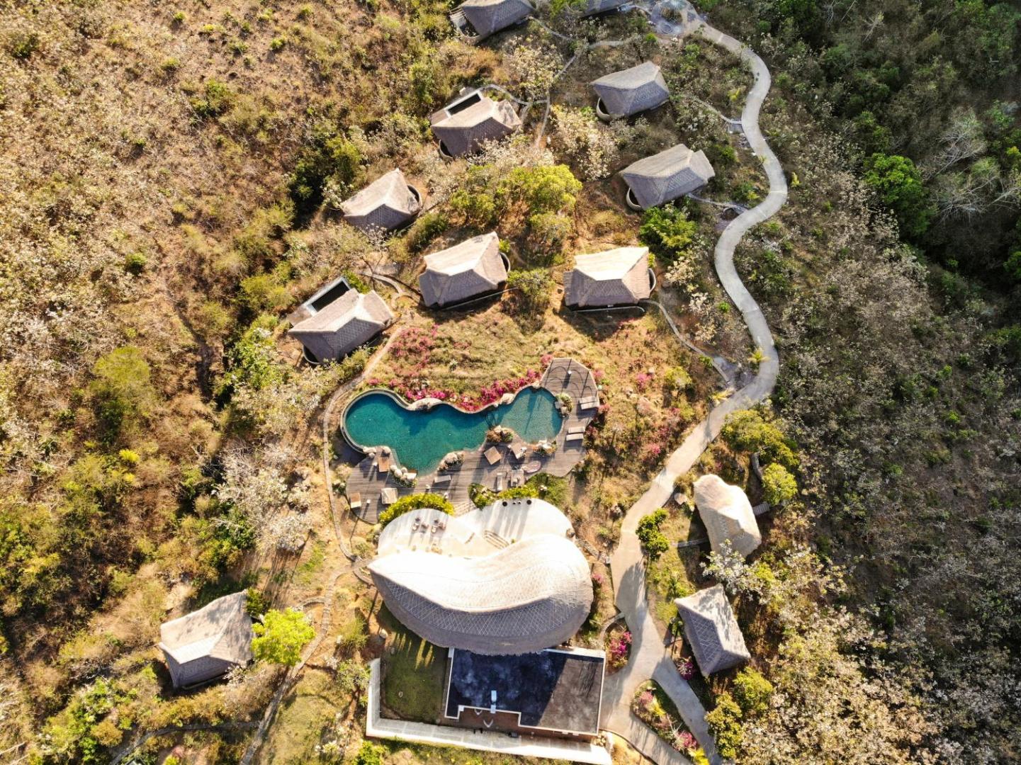 Mathis Lodge