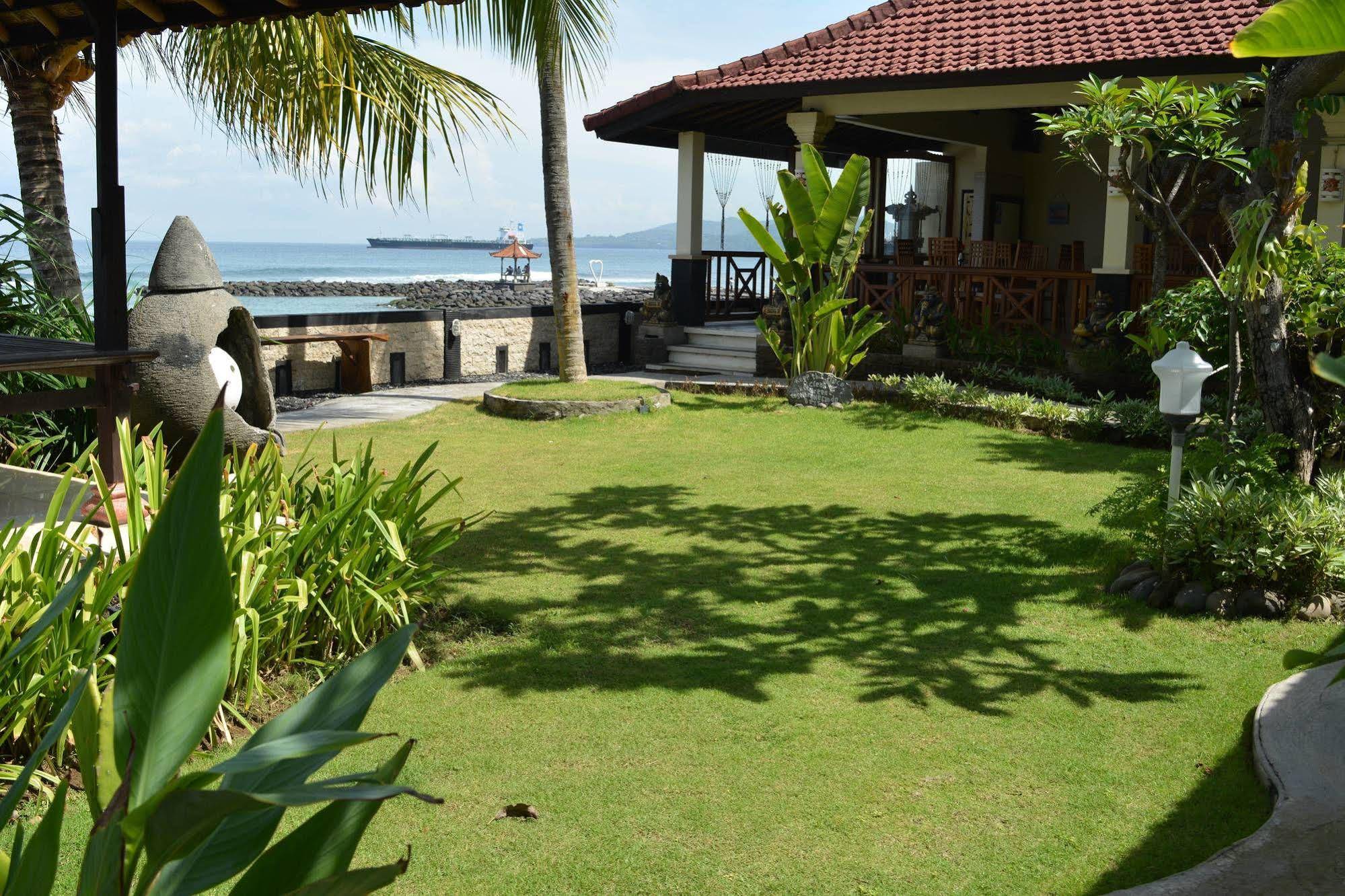 Segara Wangi Beach Cottages