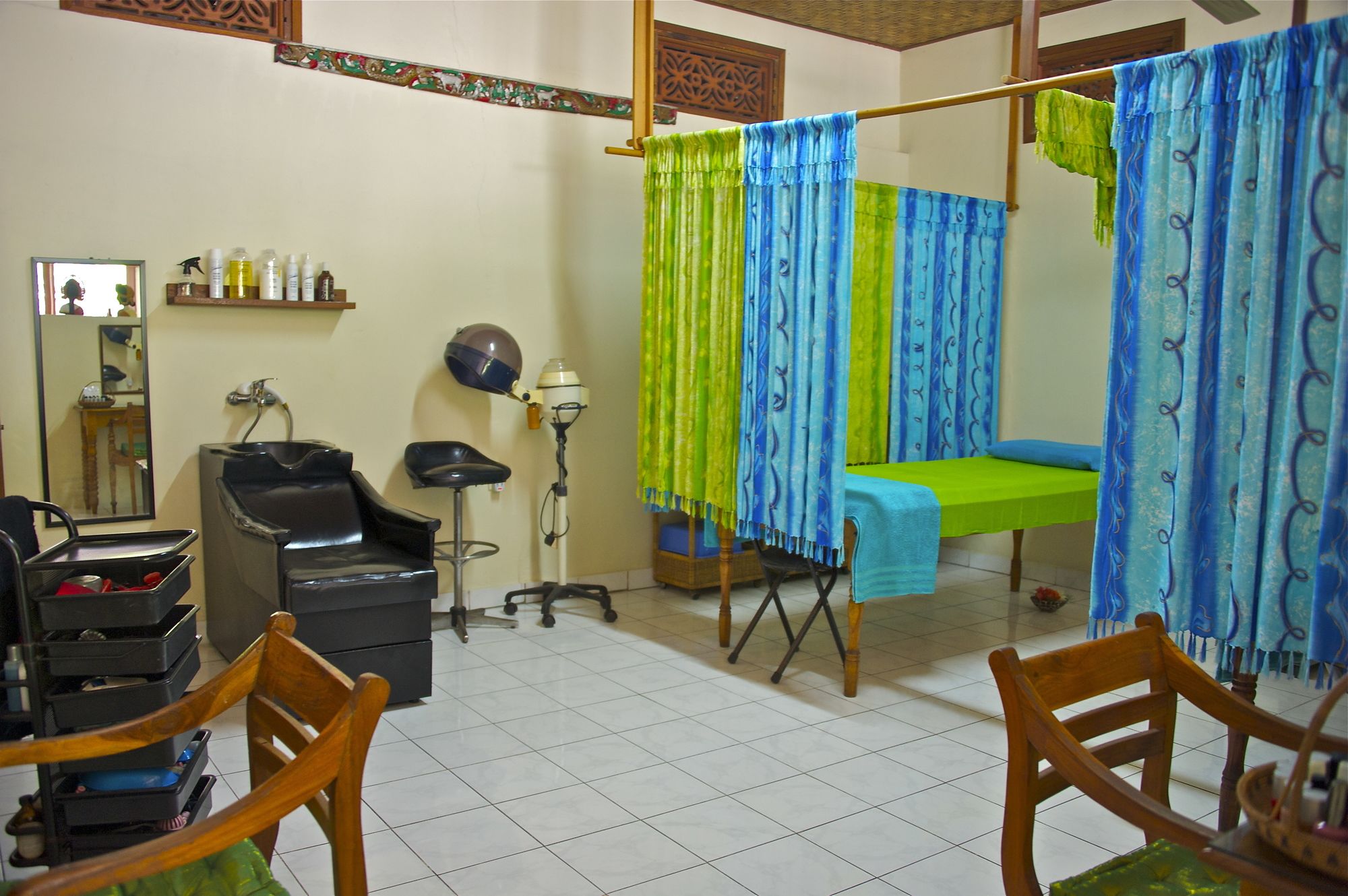 Temple Cafe & Seaside Cottages