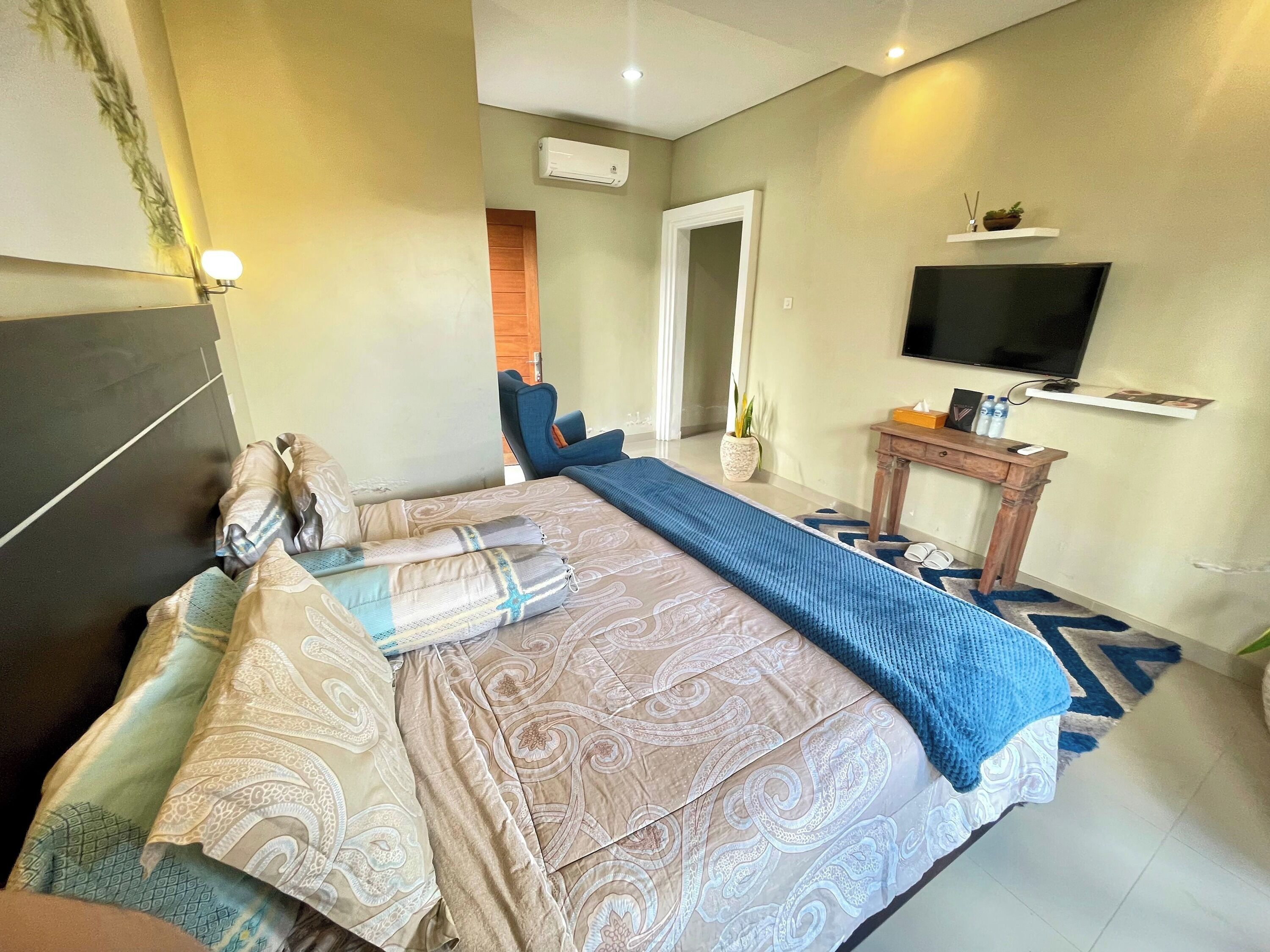 Double U Camp and Villa