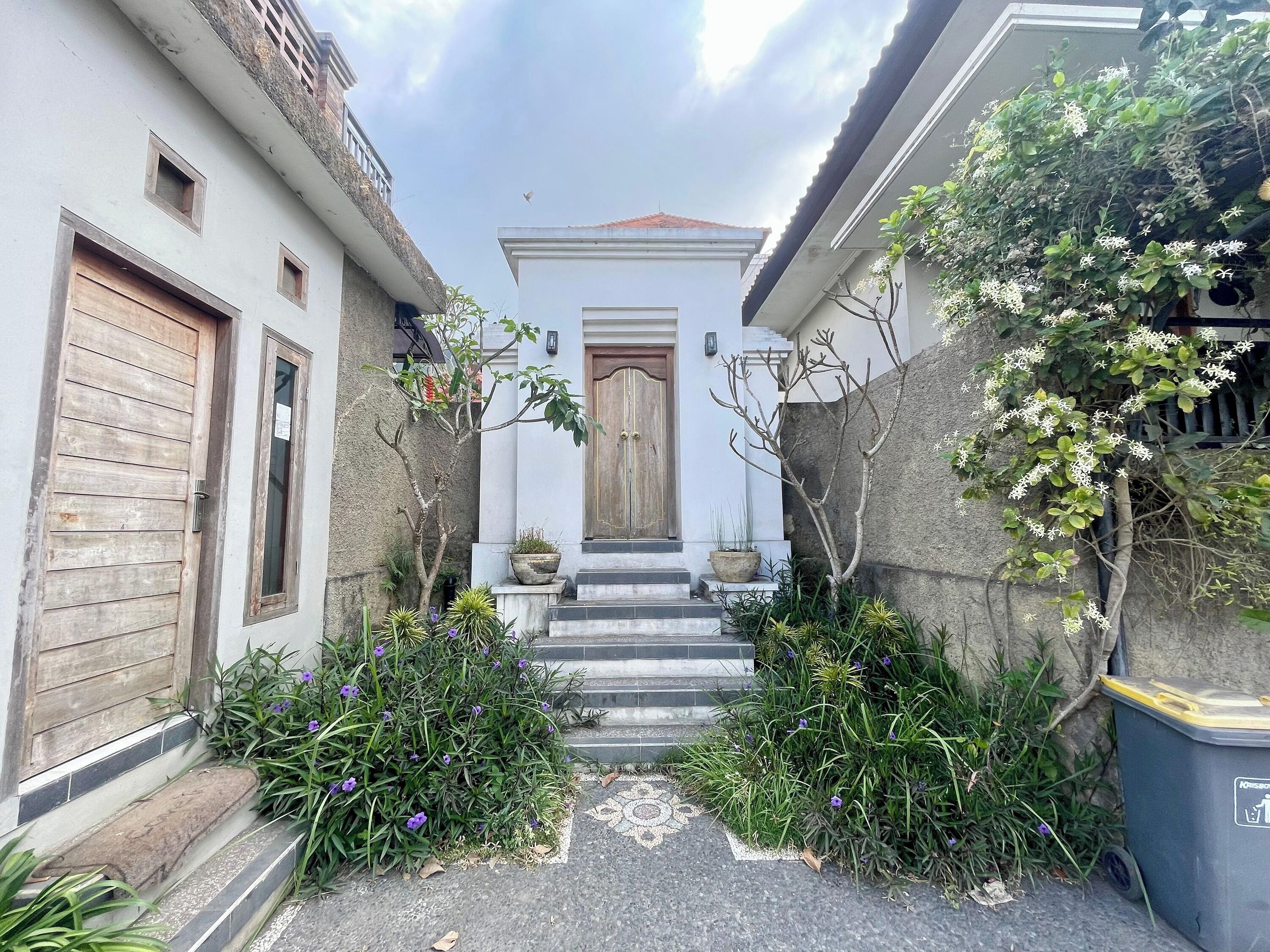 Double U Camp and Villa