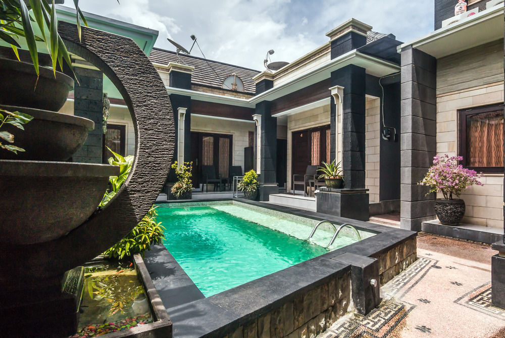 Denays House