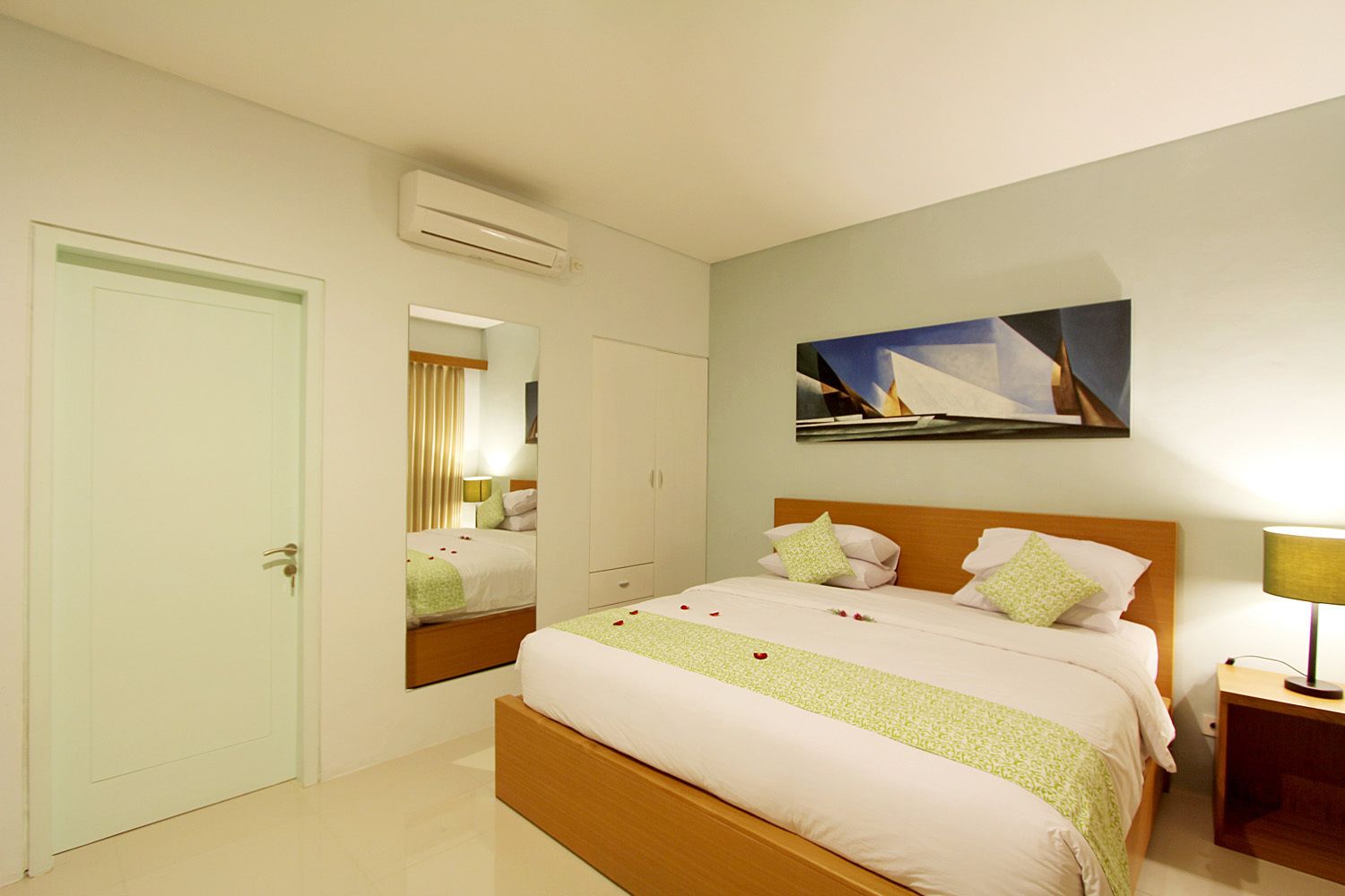 Apple Suite Apartment