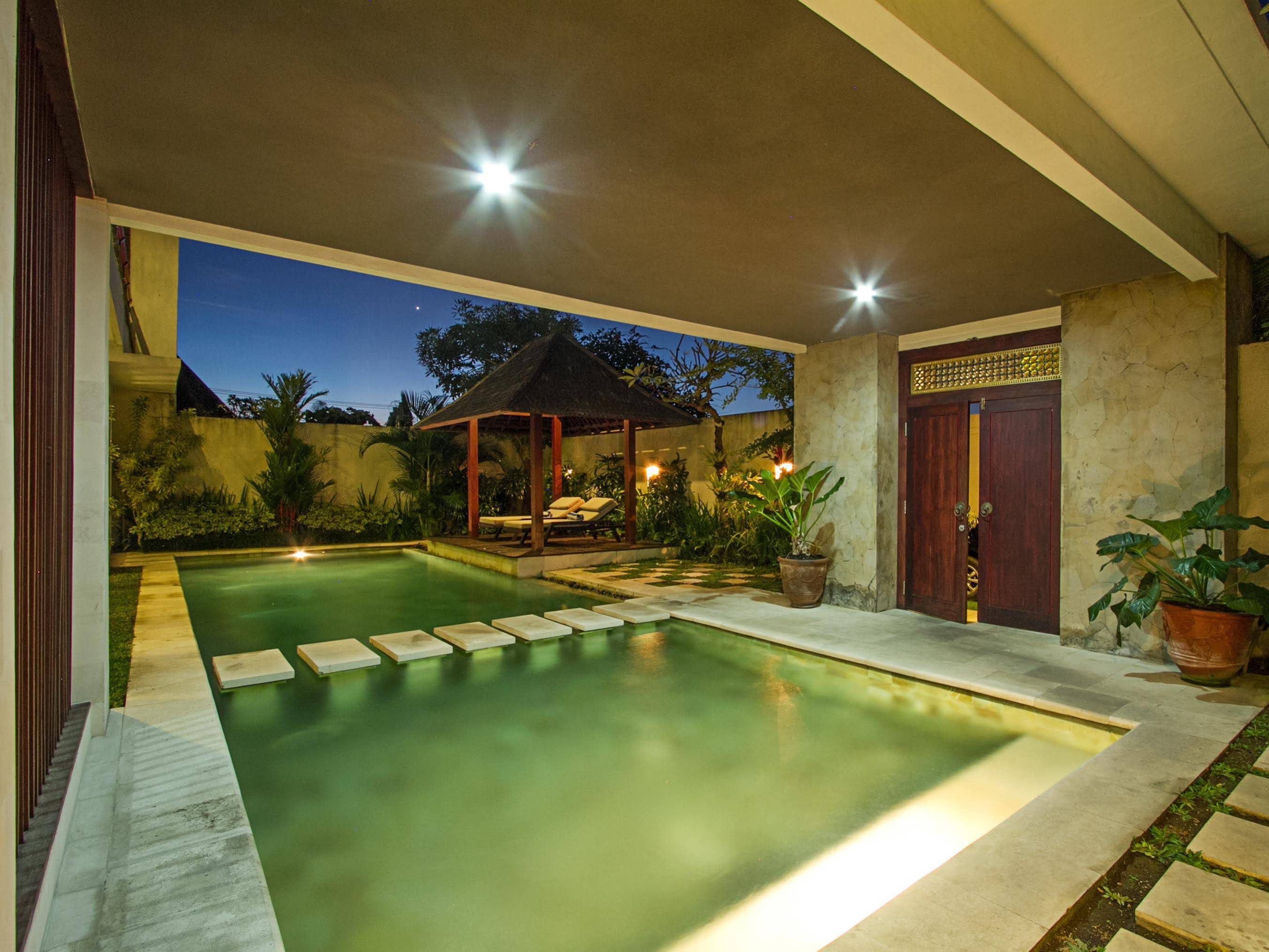 Apple Villa & Apartment Kerobokan Canggu