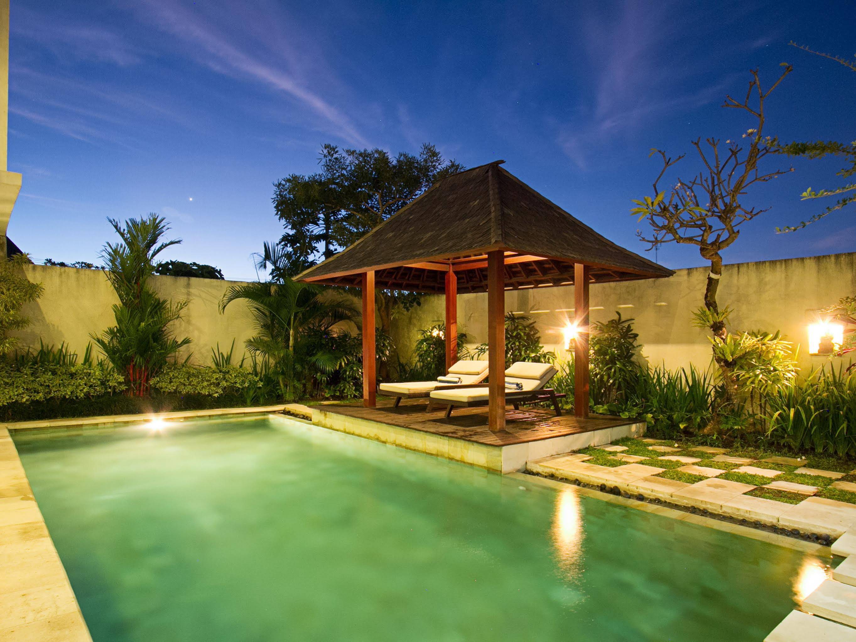 Apple Villa & Apartment Kerobokan Canggu