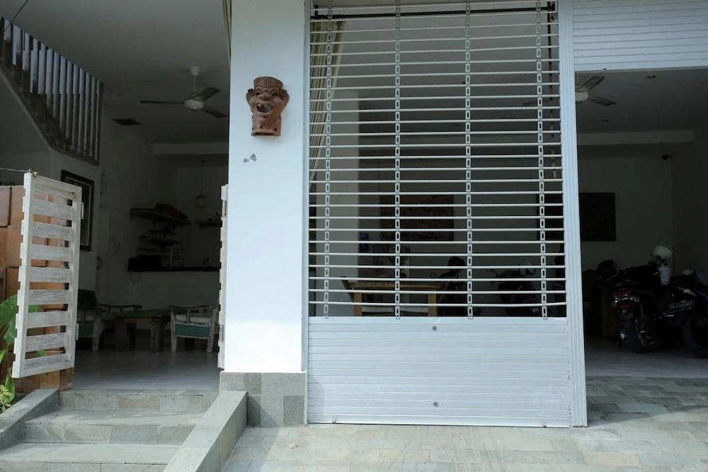 RedDoorz near Raya Semer
